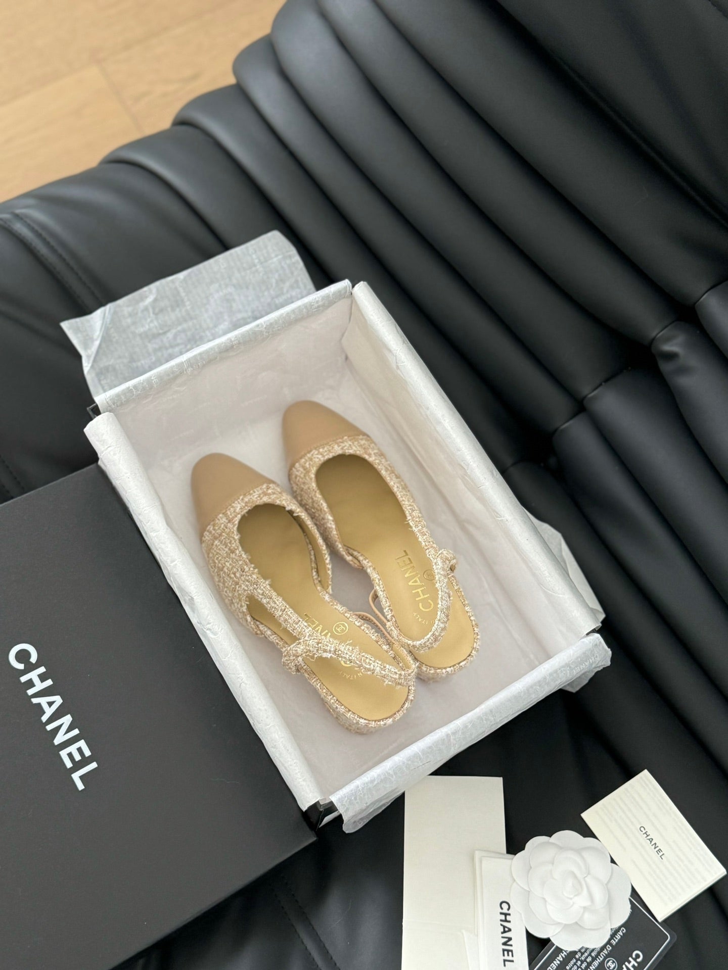 CLASSIC HIGH SLINGBACK CORN YELLOW TWEEDS AND CALFSKIN - 35