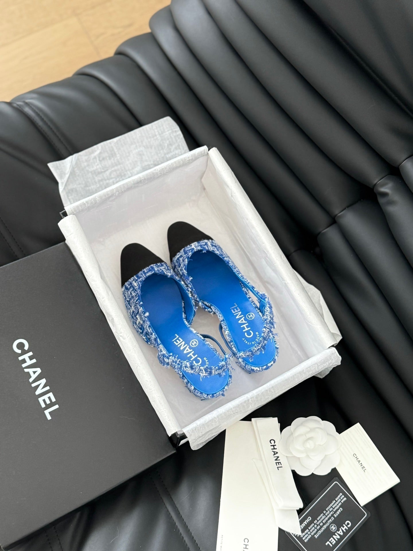HIGH SLINGBACK IN COBALT BLUE TWEED AND BLACK LAMBSKIN - 35