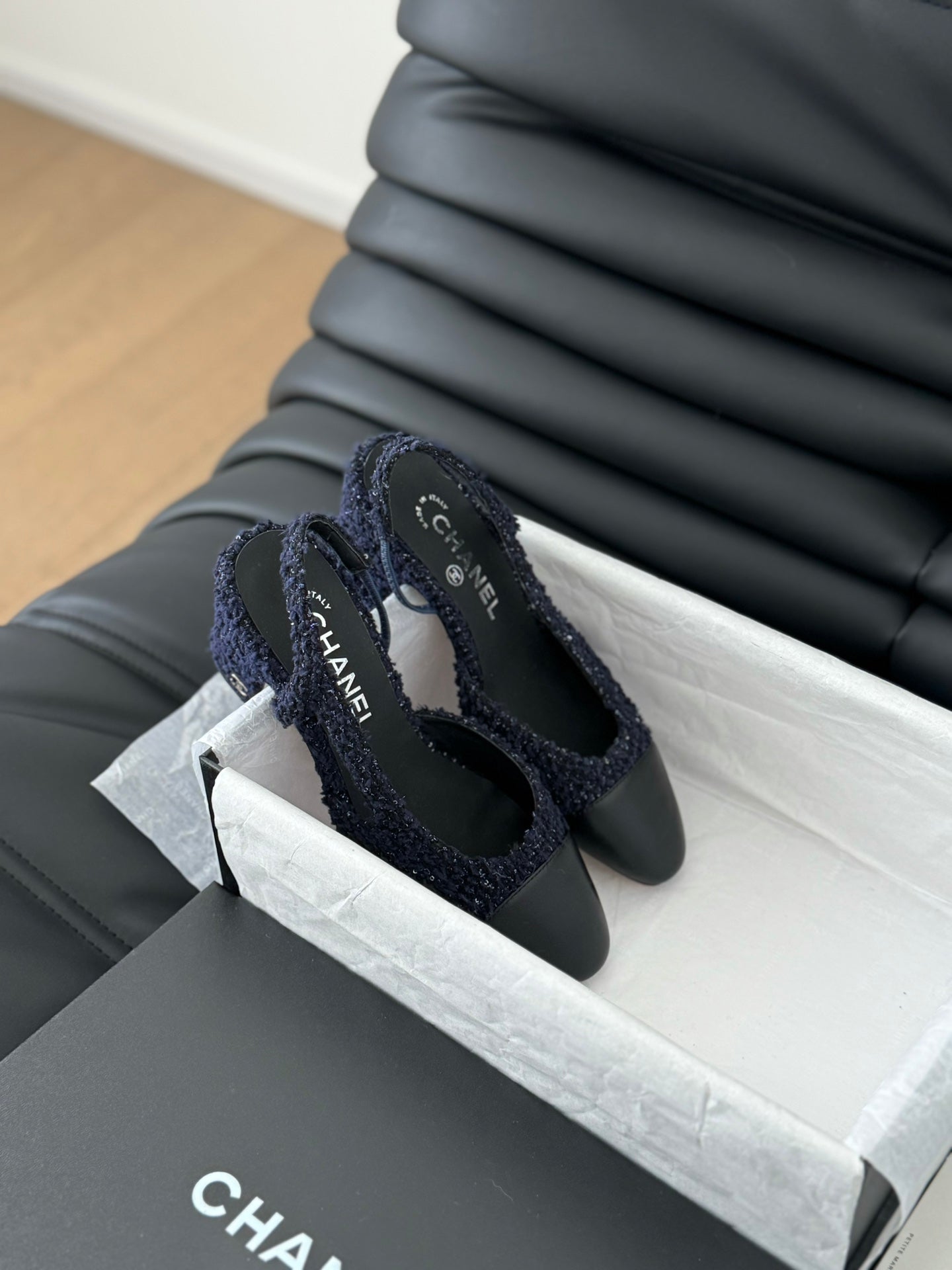 HIGH SLINGBACK IN NAVY BLUE TWEED AND BLACK LAMBSKIN - 35