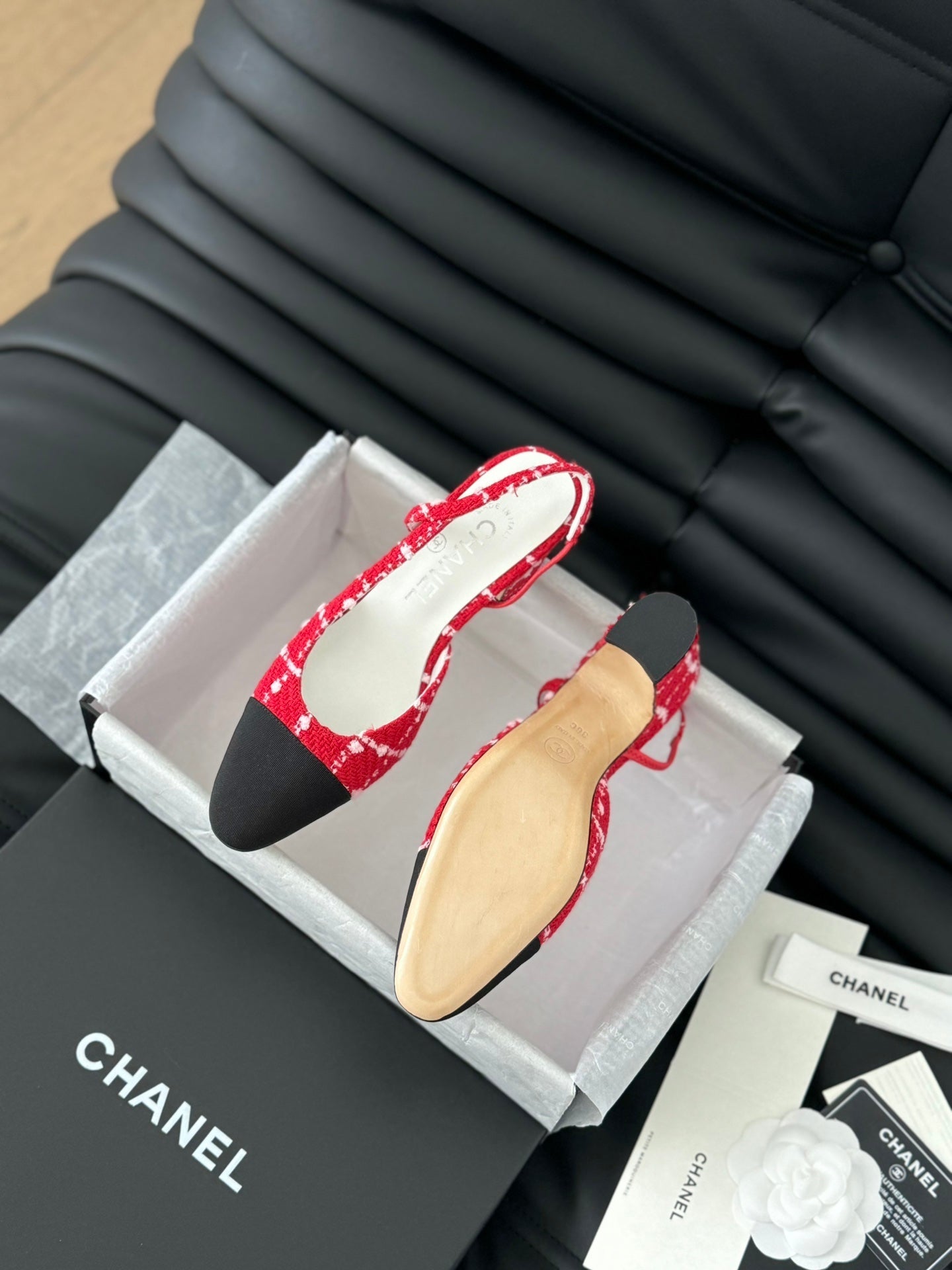 HIGH SLINGBACK IN CHERRY RED TWEED AND BLACK LAMBSKIN - 35