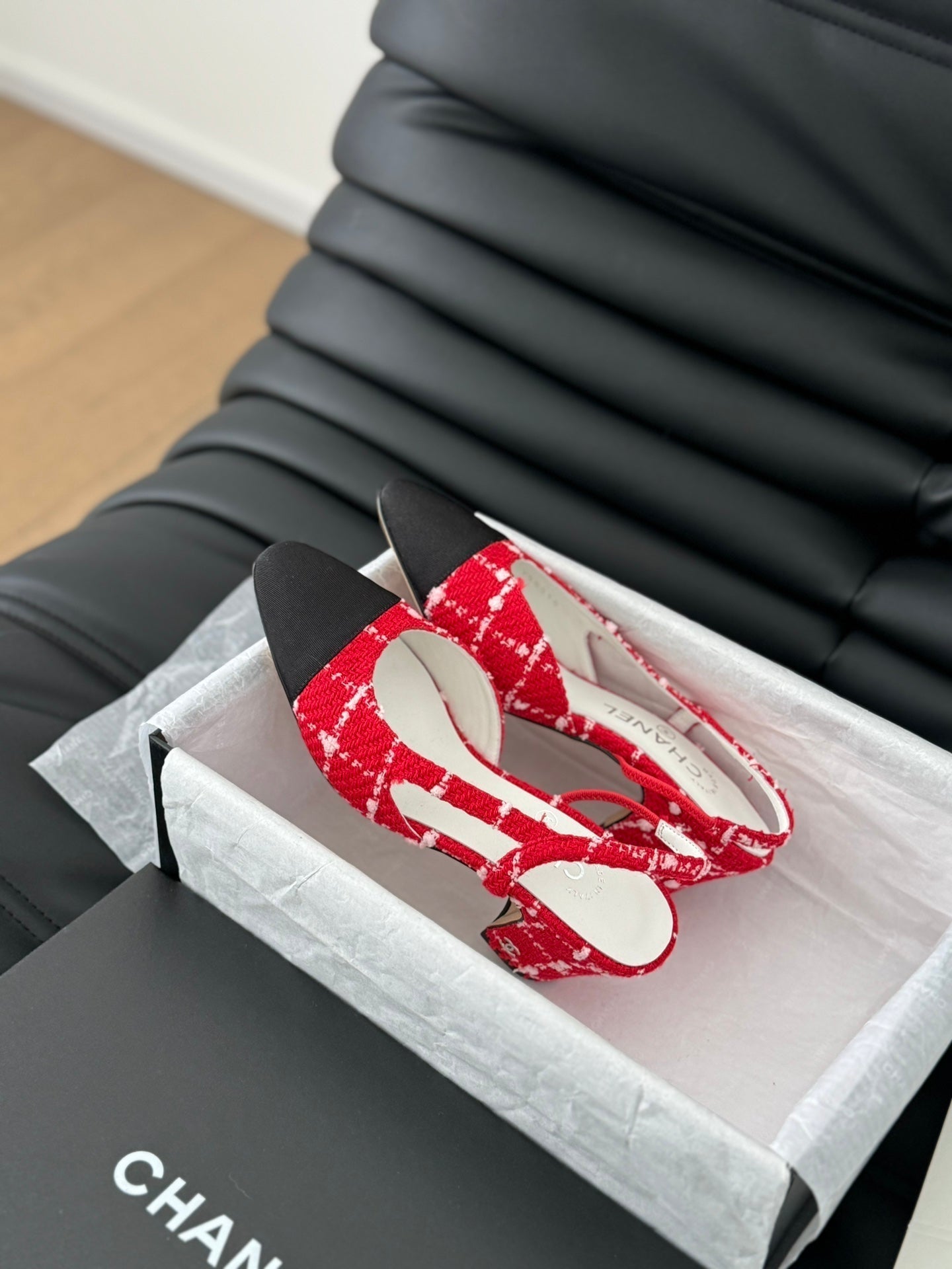 HIGH SLINGBACK IN CHERRY RED TWEED AND BLACK LAMBSKIN - 35