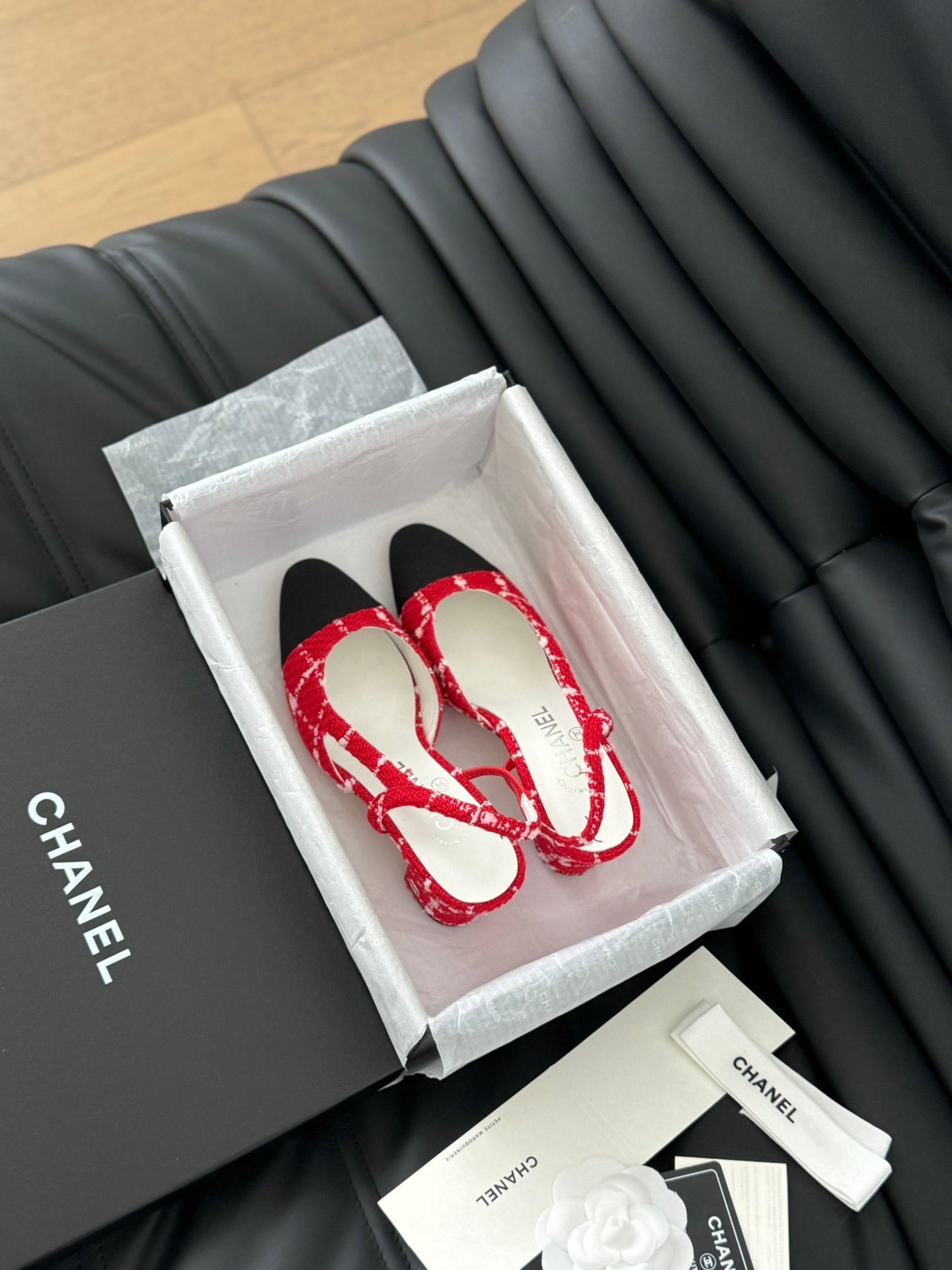 HIGH SLINGBACK IN CHERRY RED TWEED AND BLACK LAMBSKIN - 35