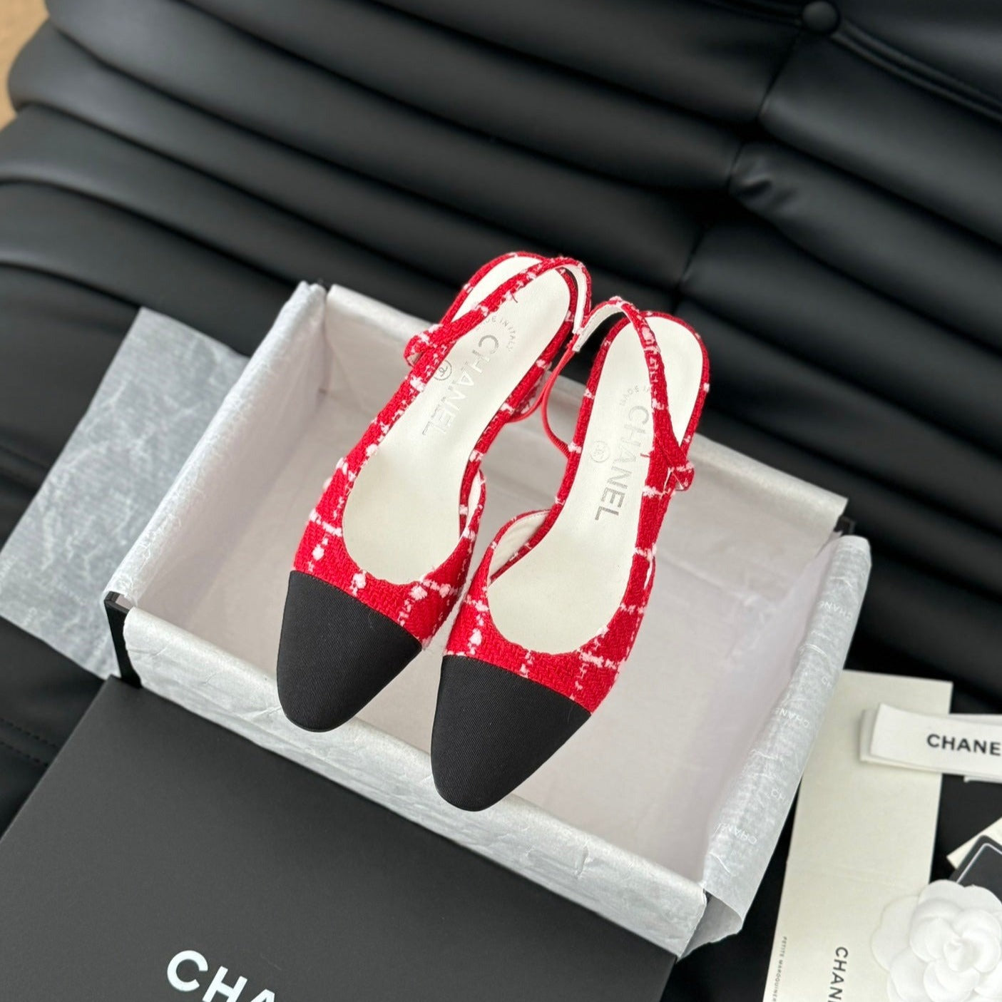 HIGH SLINGBACK IN CHERRY RED TWEED AND BLACK LAMBSKIN - 35