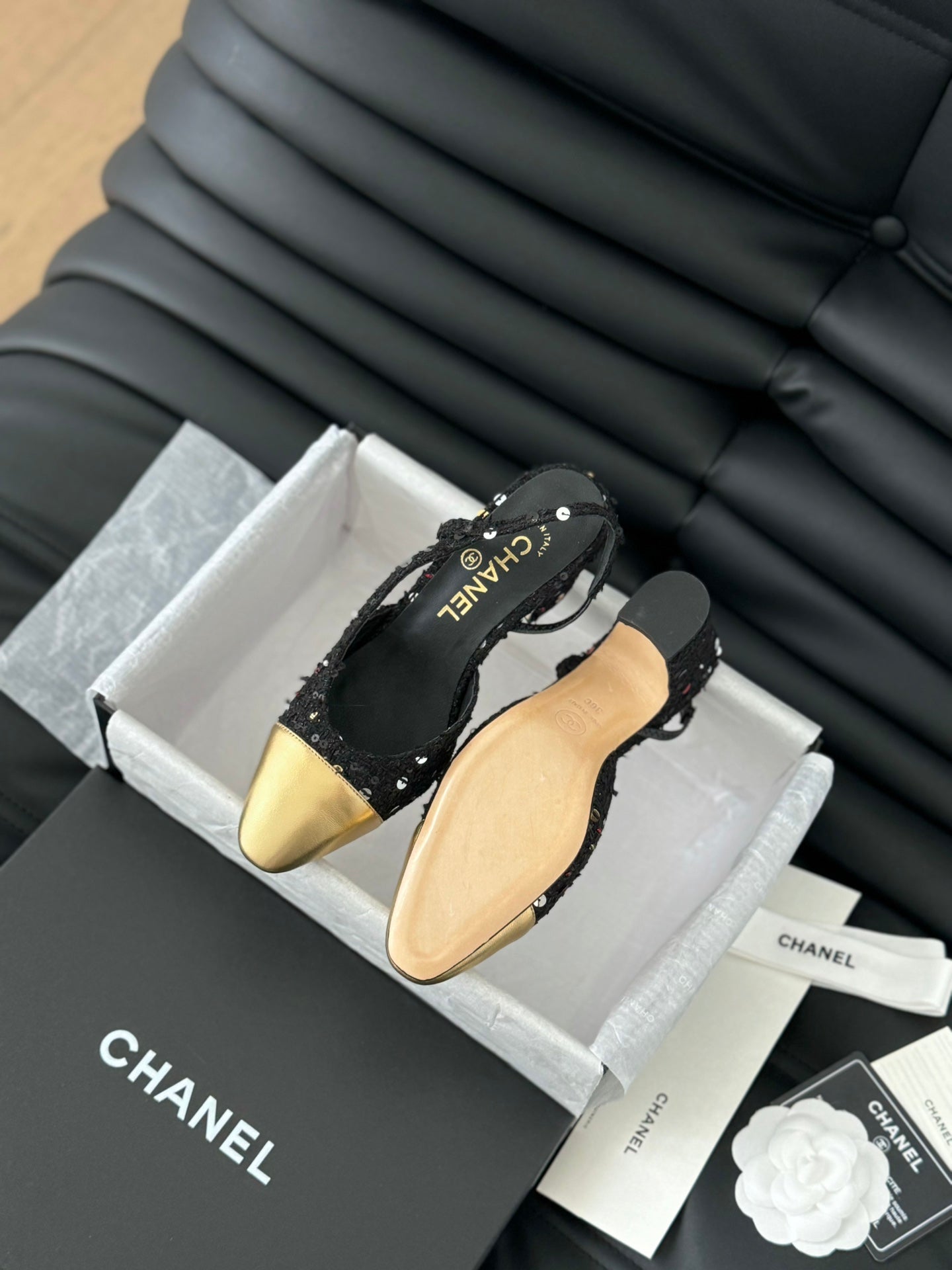 HIGH SLINGBACK IN BLACK TWEED AND GOLDEN LAMBSKIN - 35