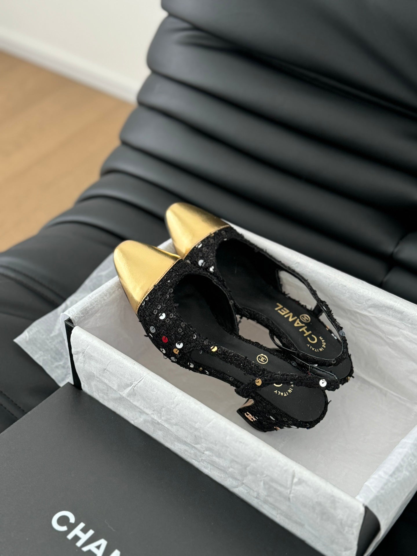 HIGH SLINGBACK IN BLACK TWEED AND GOLDEN LAMBSKIN - 35