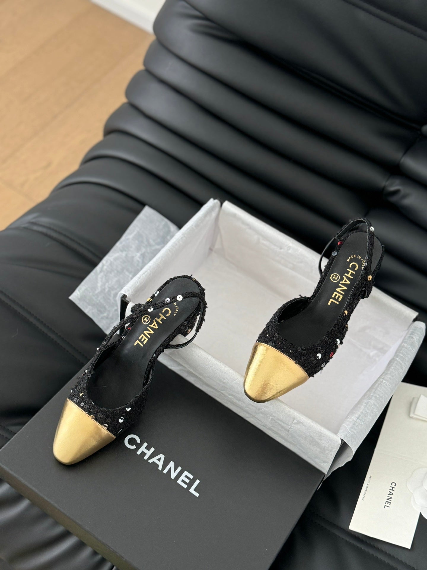 HIGH SLINGBACK IN BLACK TWEED AND GOLDEN LAMBSKIN - 35