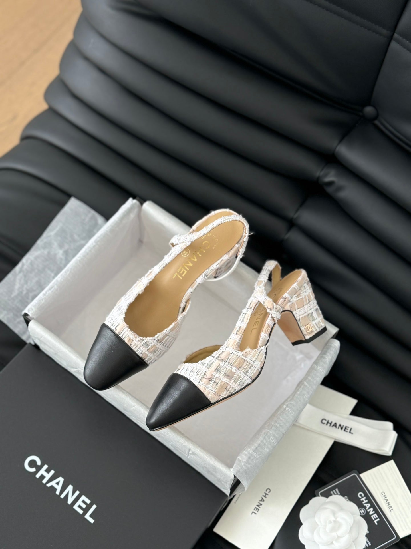 HIGH SLINGBACK IN BEIGE TWEED AND BLACK LAMBSKIN - 35