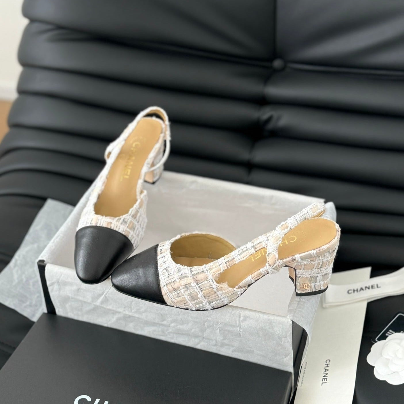 HIGH SLINGBACK IN BEIGE TWEED AND BLACK LAMBSKIN - 35