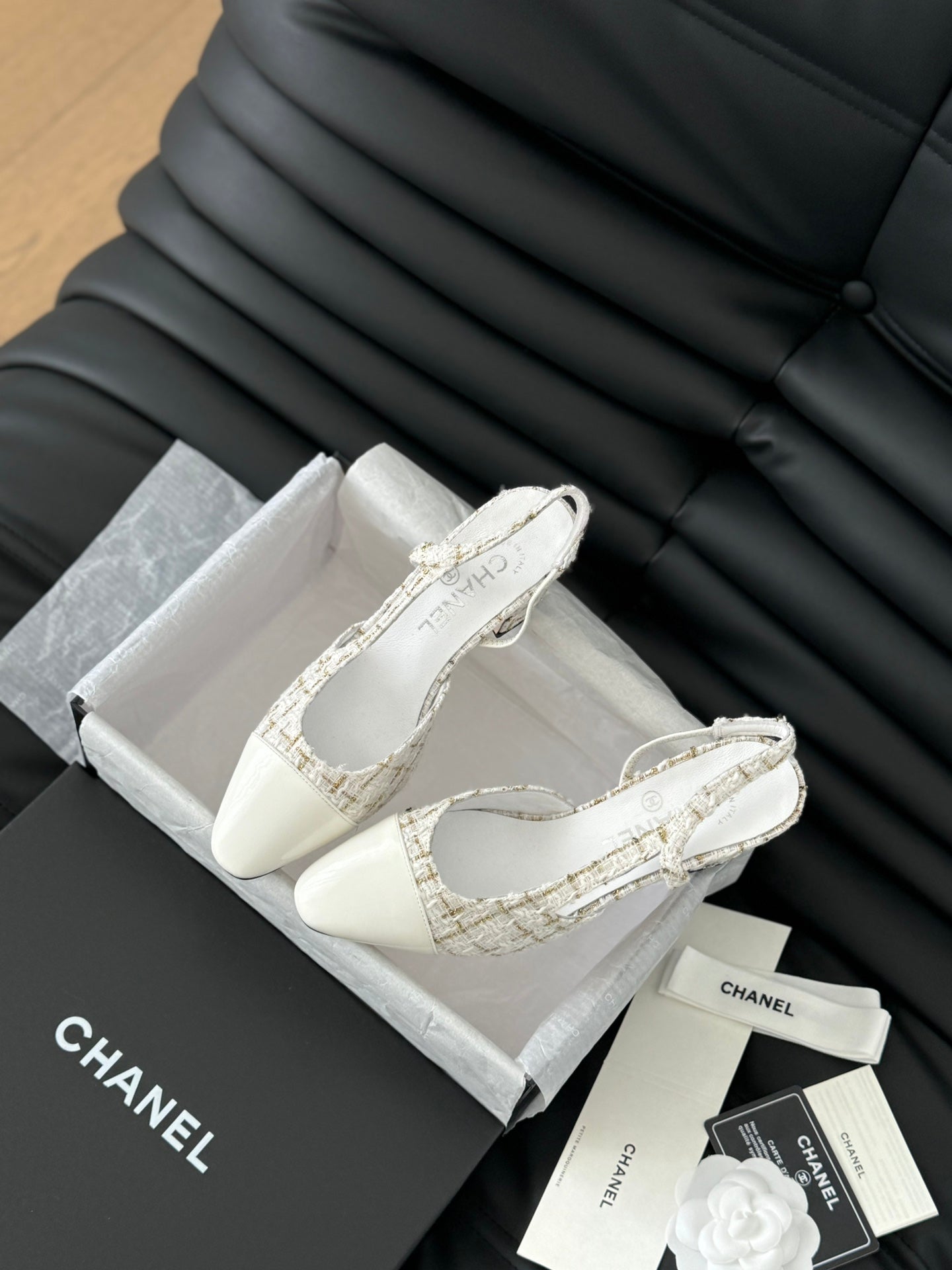 HIGH SLINGBACK IN WHITE TWEED AND LAMBSKIN - 35