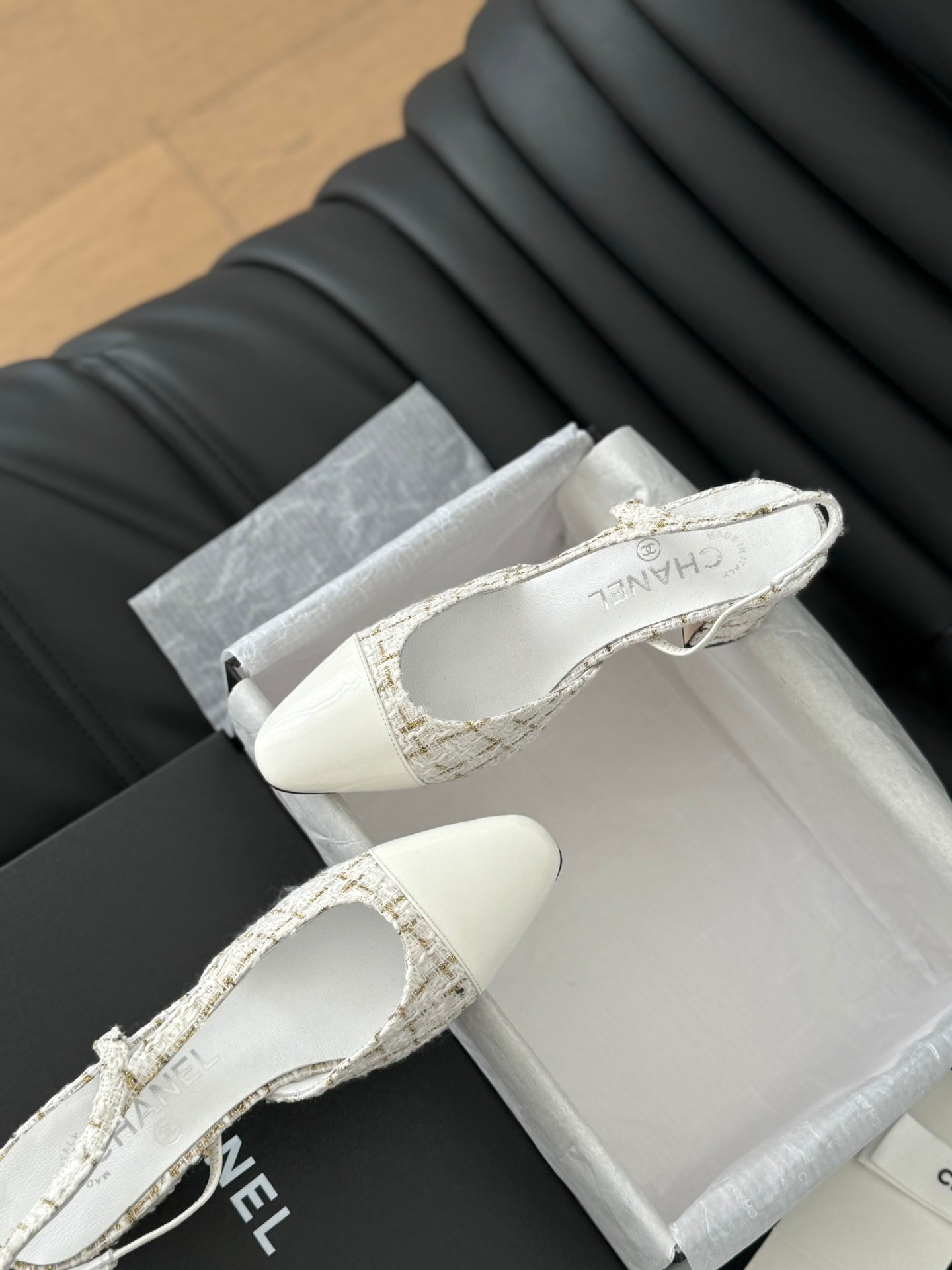 HIGH SLINGBACK IN WHITE TWEED AND LAMBSKIN - 35