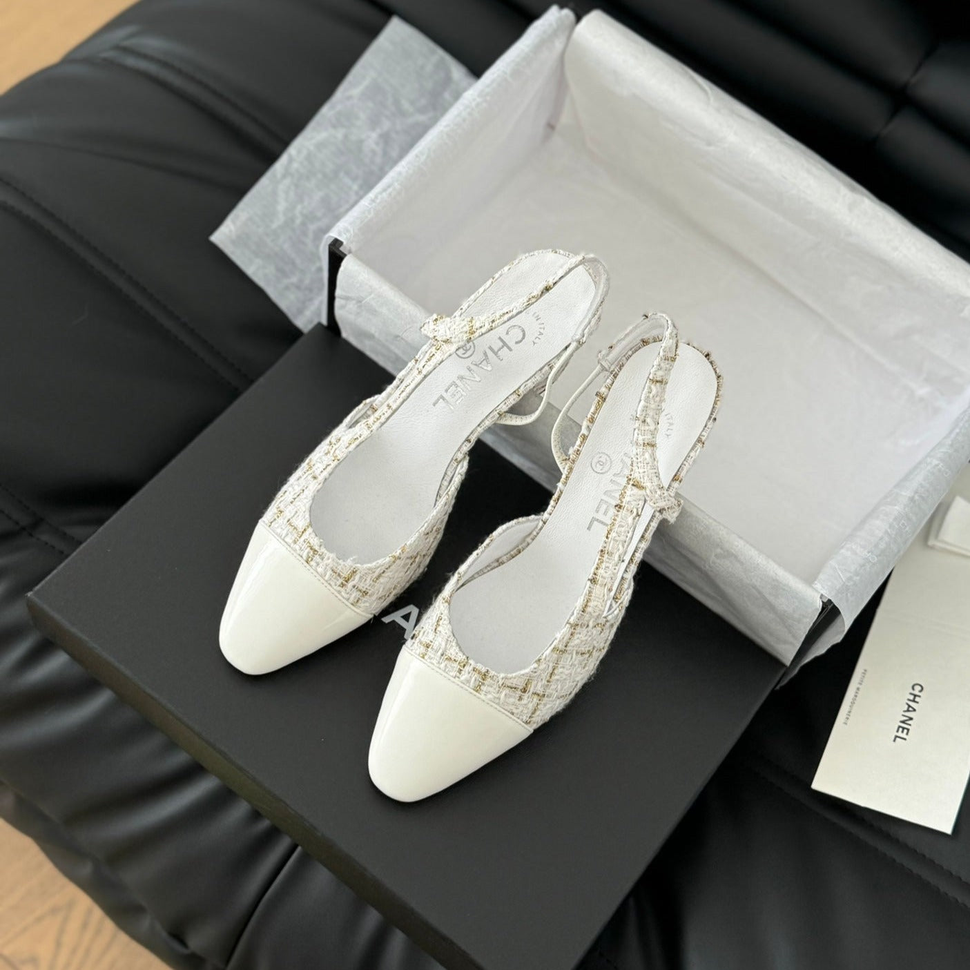 HIGH SLINGBACK IN WHITE TWEED AND LAMBSKIN - 35