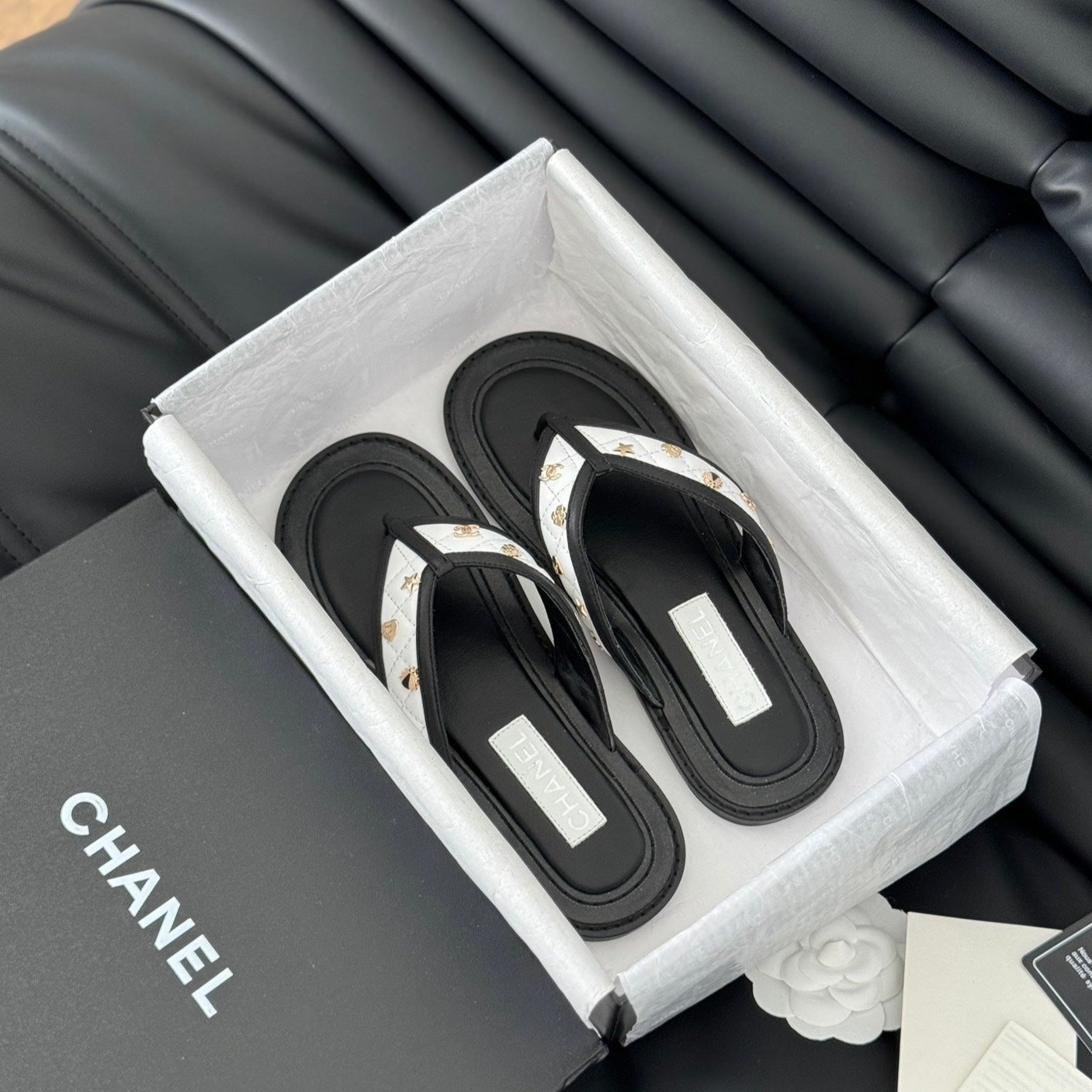 Double C Thong Sandals Lambskin Black White - 35