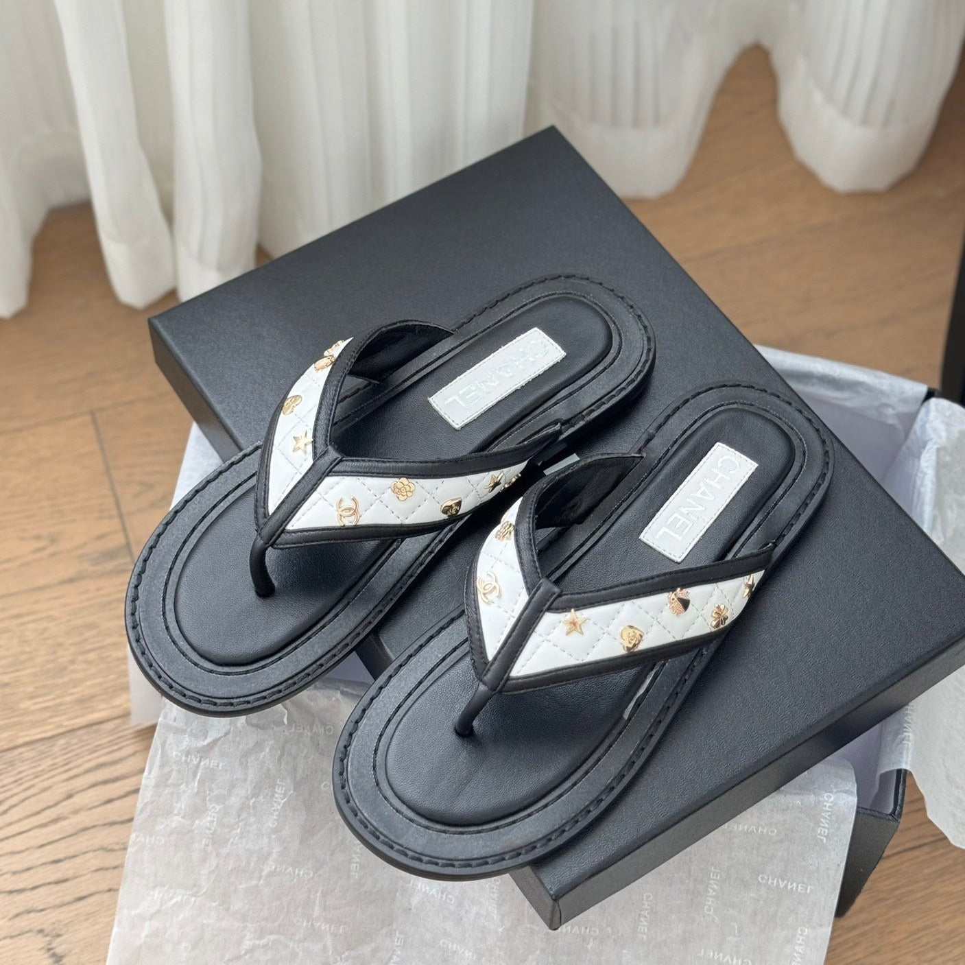 Double C Thong Sandals Lambskin Black White - 35