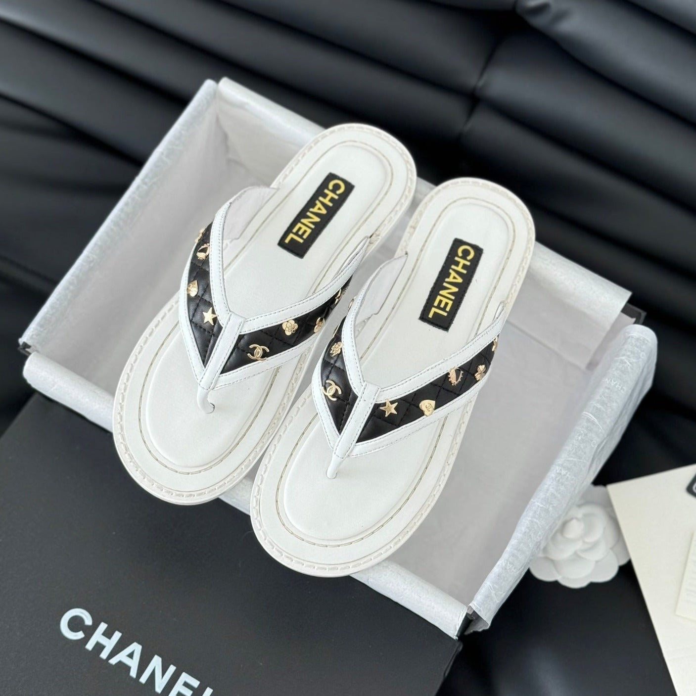 Double C Thong Sandals Lambskin White Black - 35
