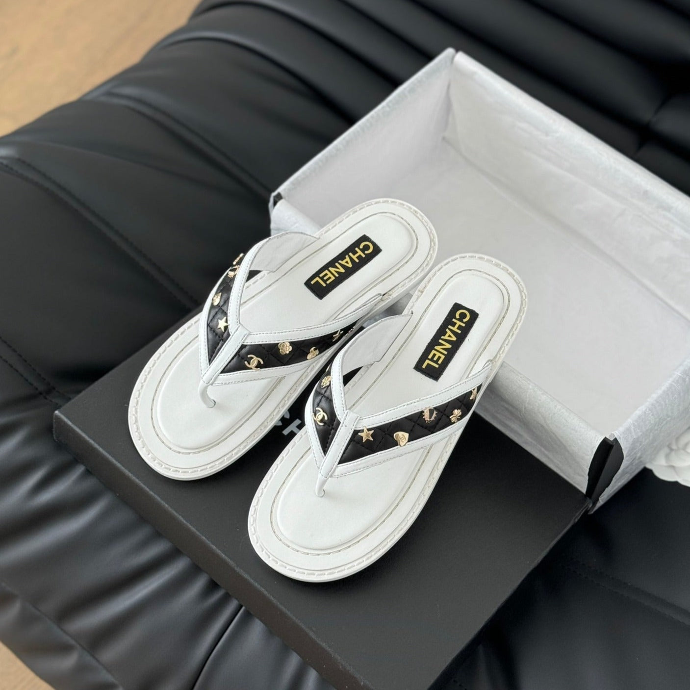 Double C Thong Sandals Lambskin White Black - 35