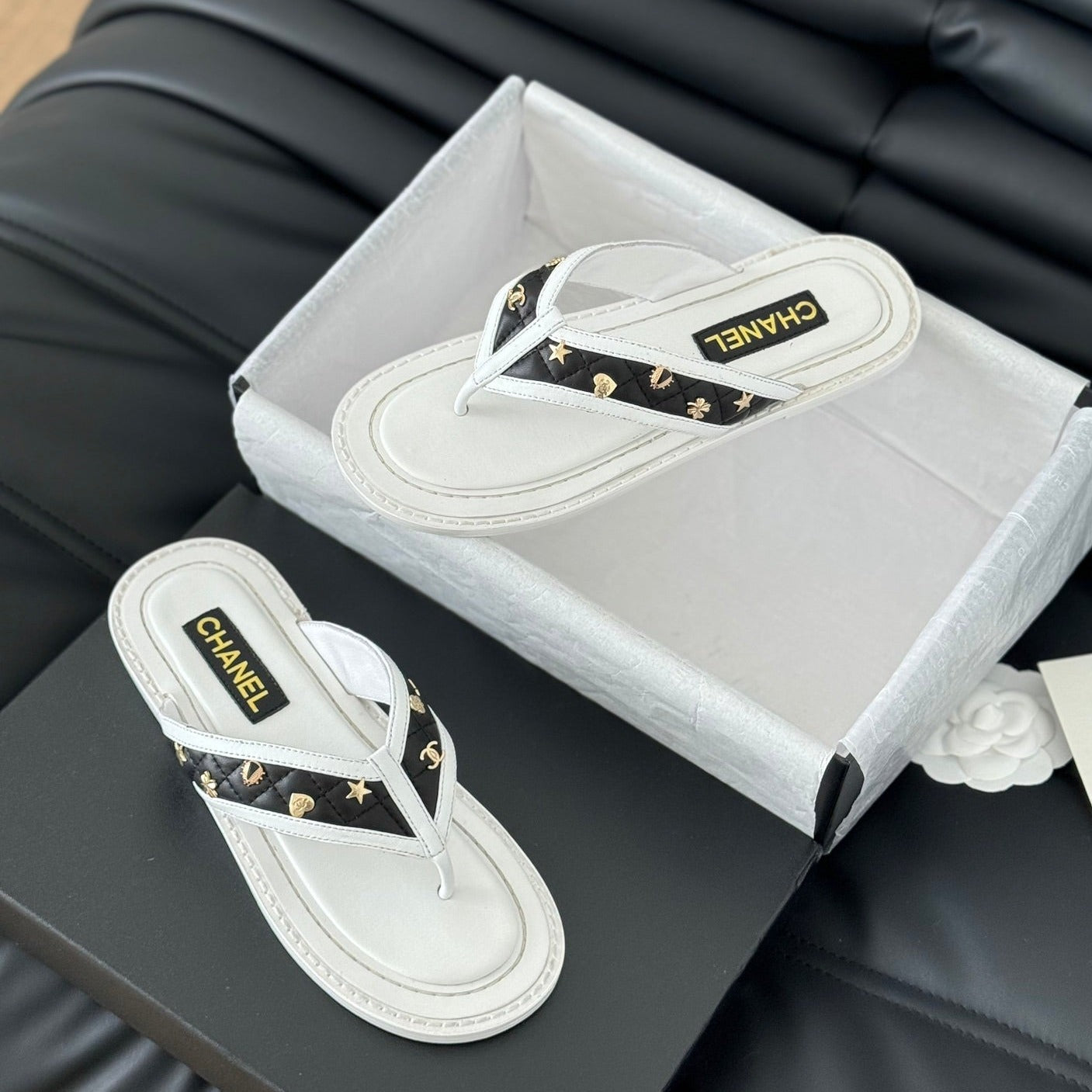 Double C Thong Sandals Lambskin White Black - 35