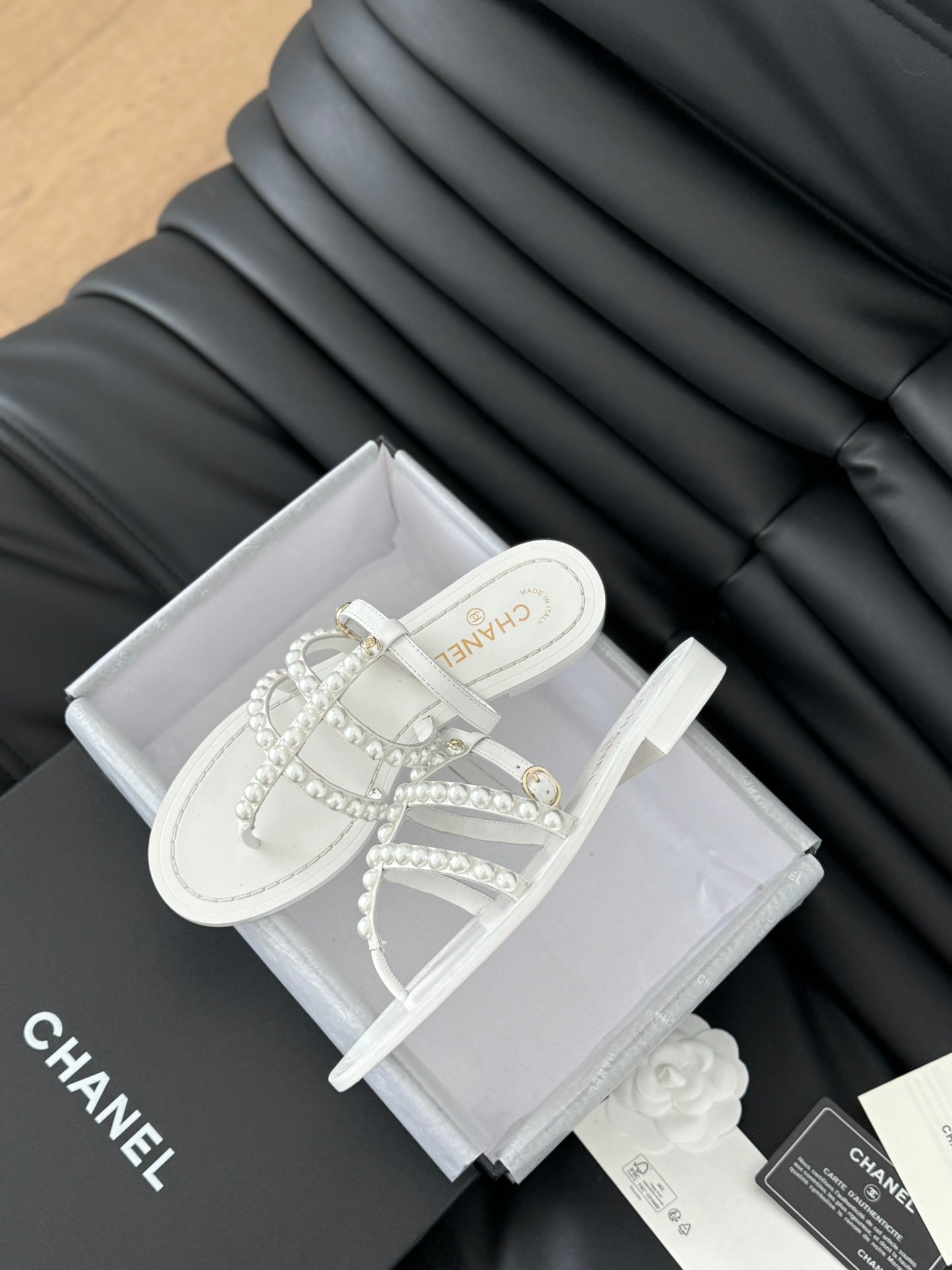 MULE SLIPPERS WITH PEARL CHAIN IN WHITE LAMBSKIN - 35
