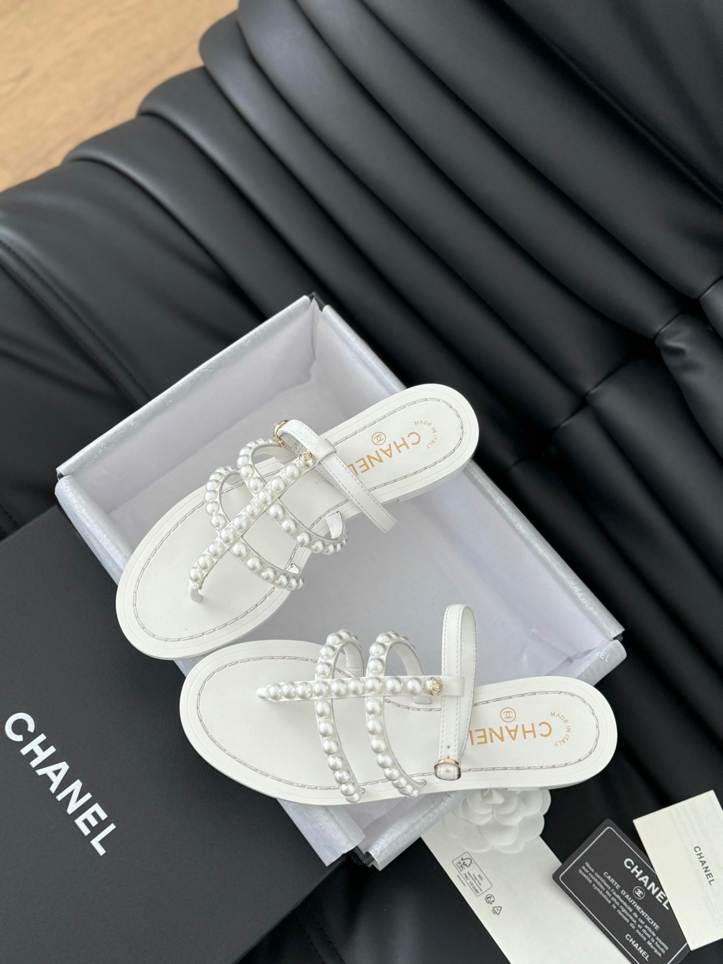 MULE SLIPPERS WITH PEARL CHAIN IN WHITE LAMBSKIN - 35
