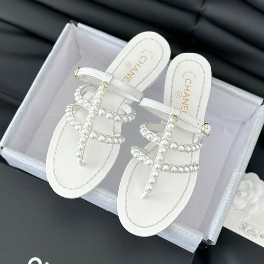 MULE SLIPPERS WITH PEARL CHAIN IN WHITE LAMBSKIN - 35