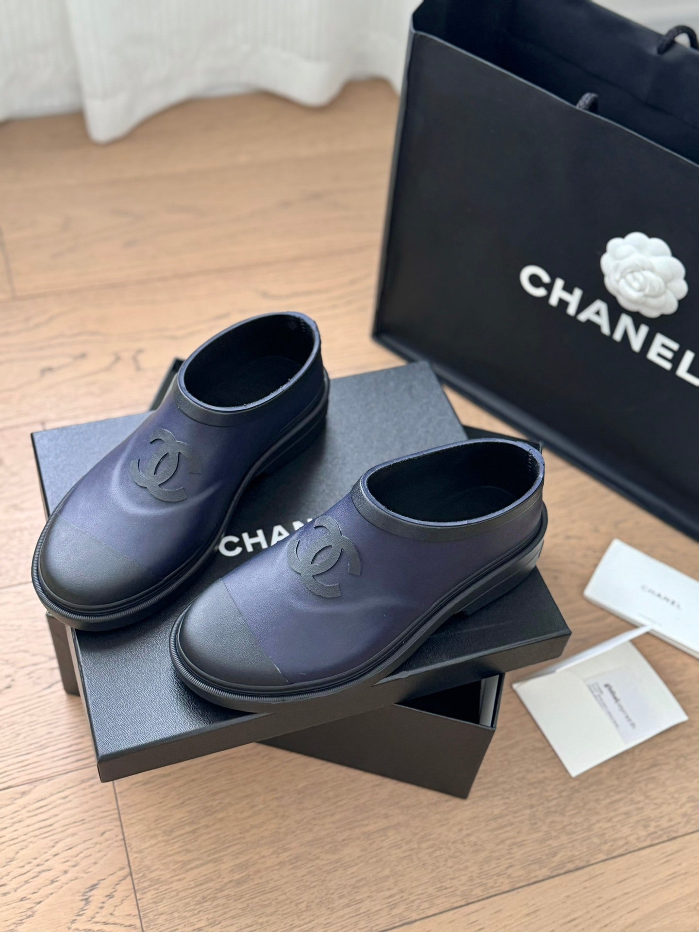 SHORT BOOTS IN MID-NIGHT BLUE RUBBER - 35