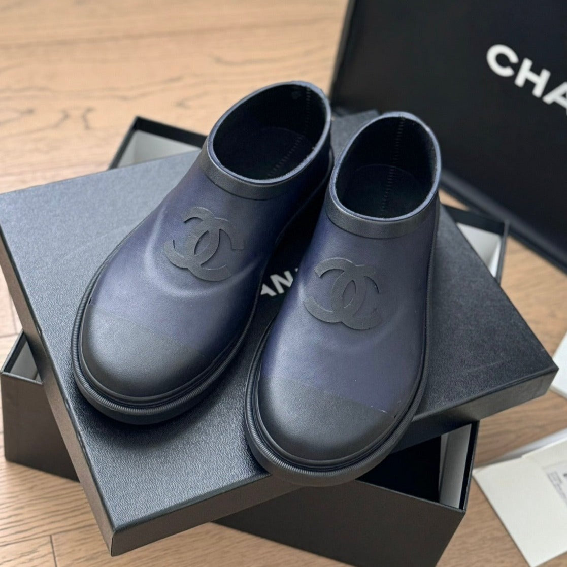 SHORT BOOTS IN MID-NIGHT BLUE RUBBER - 35