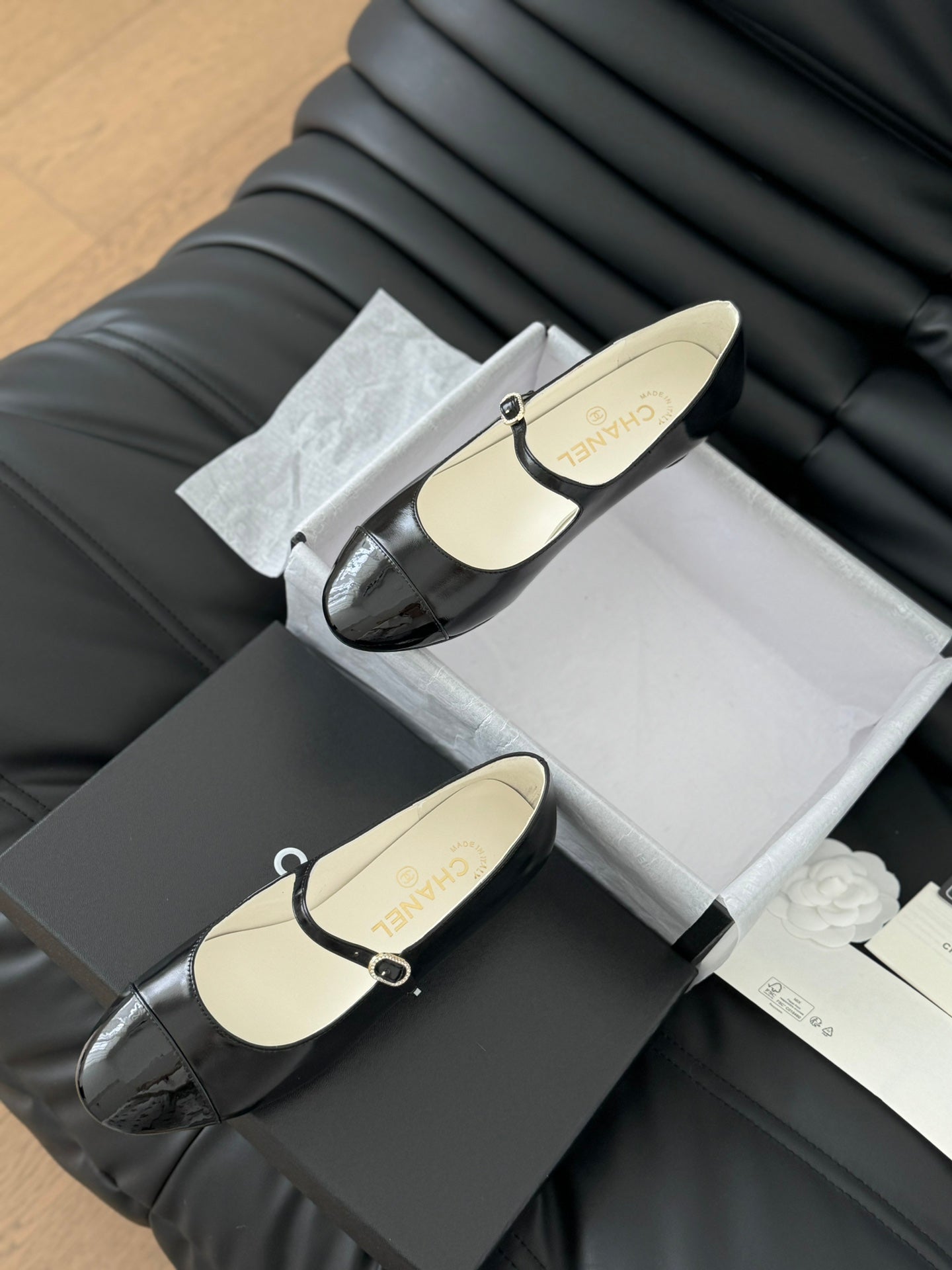 CC MARY JANE SHOES IN BLACK LAMBSKIN WITH GOLD HARDWARE - 35