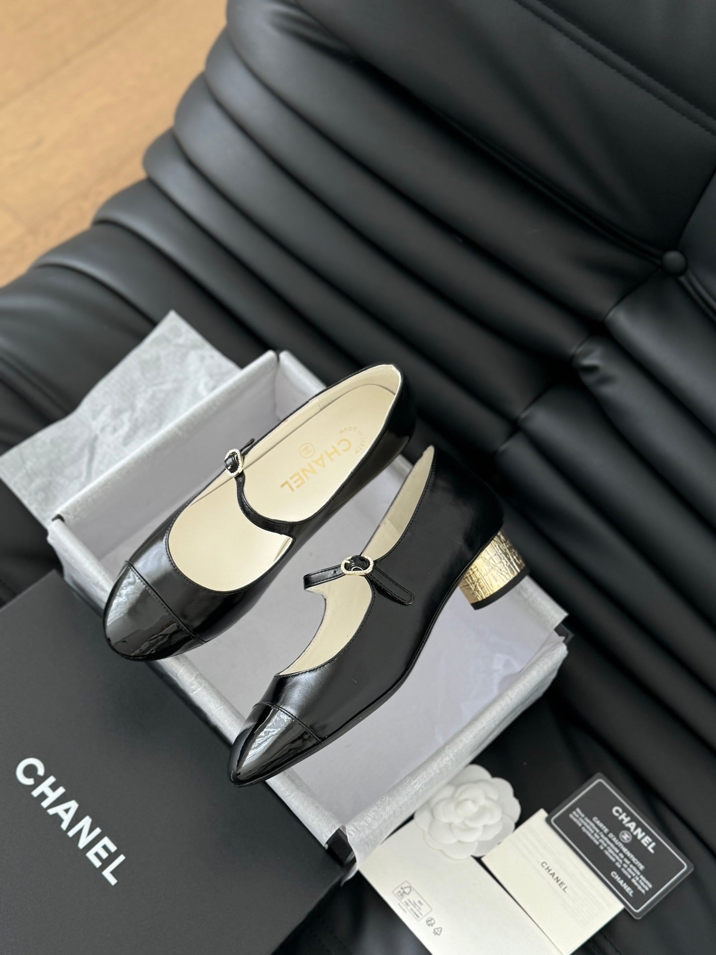 CC MARY JANE SHOES IN BLACK LAMBSKIN WITH GOLD HARDWARE - 35