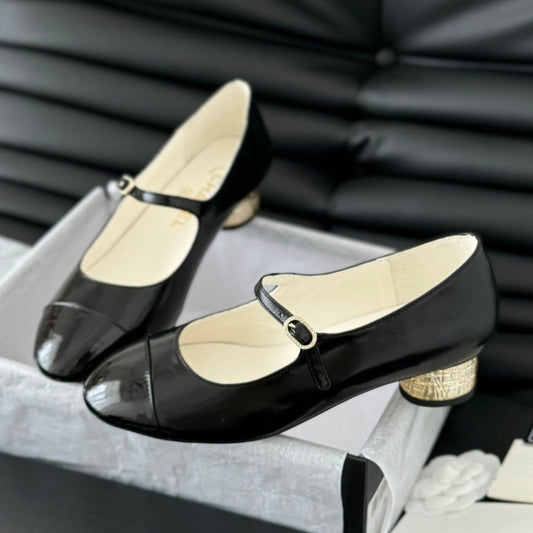 CC MARY JANE SHOES IN BLACK LAMBSKIN WITH GOLD HARDWARE - 35