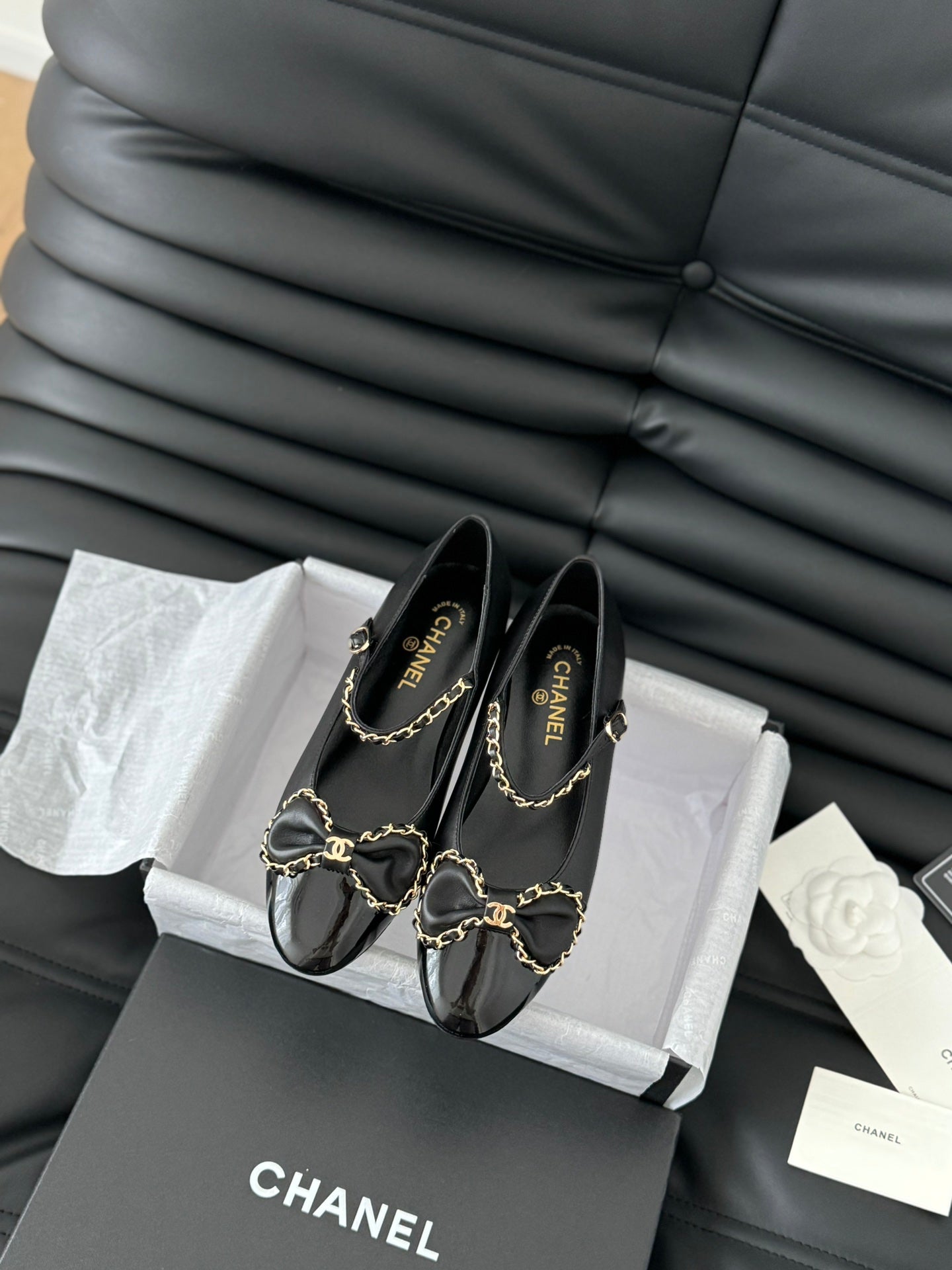 CC BALLET FLATS IN BLACK LAMBSKIN WITH GOLD HARDWARE - 35