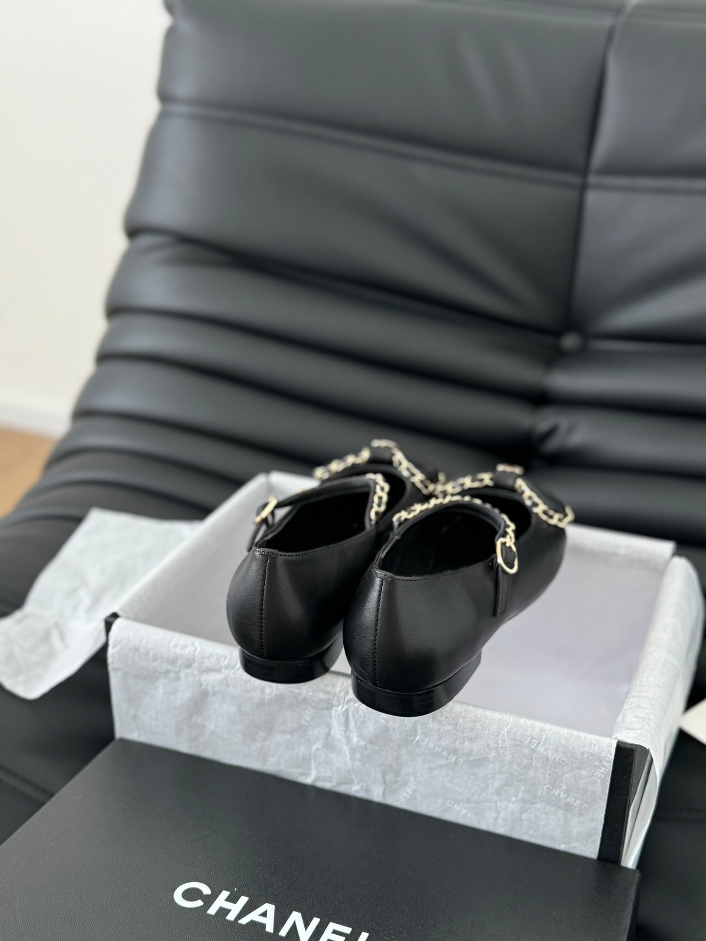 CC BALLET FLATS IN BLACK LAMBSKIN WITH GOLD HARDWARE - 35
