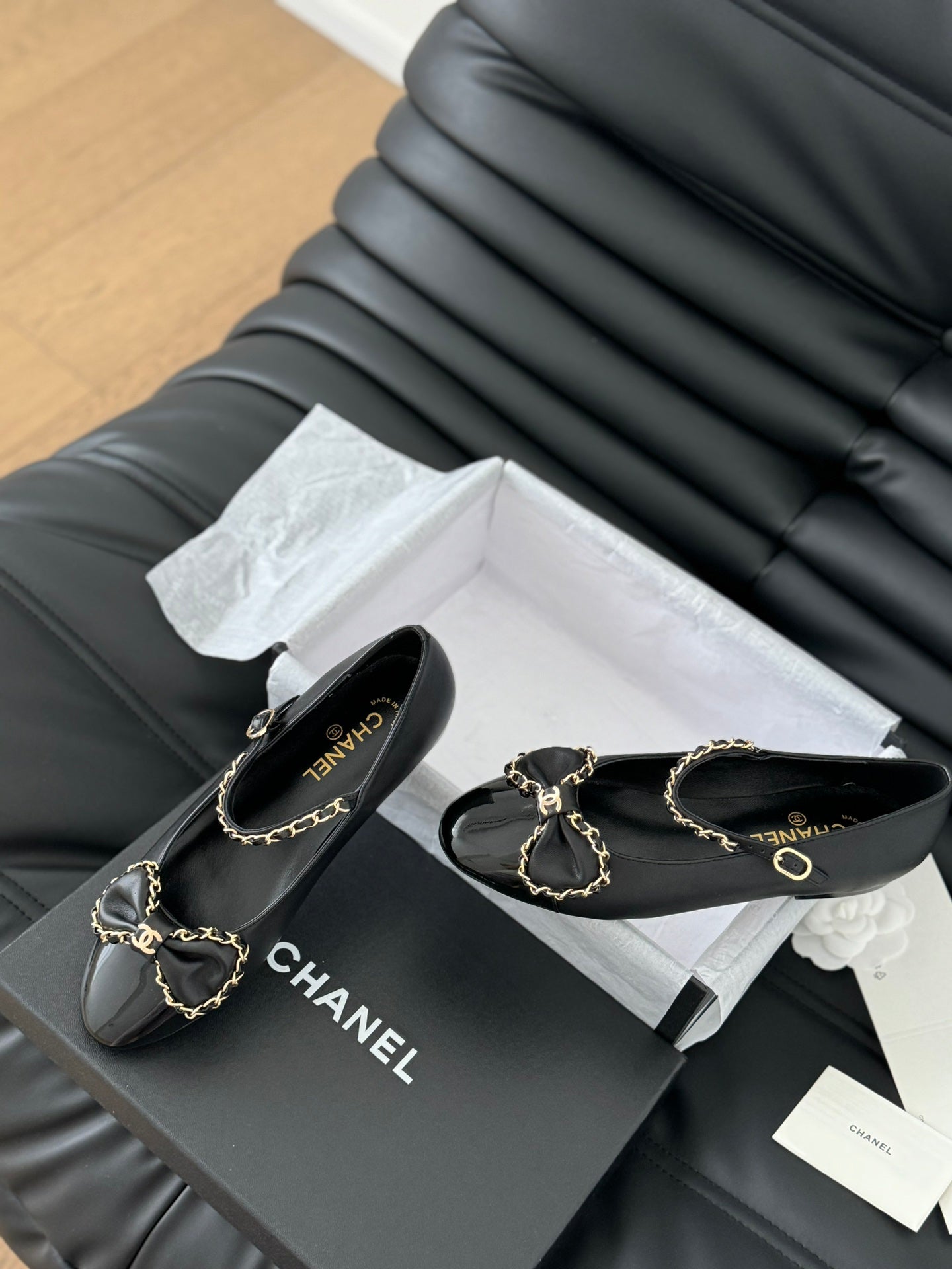 CC BALLET FLATS IN BLACK LAMBSKIN WITH GOLD HARDWARE - 35