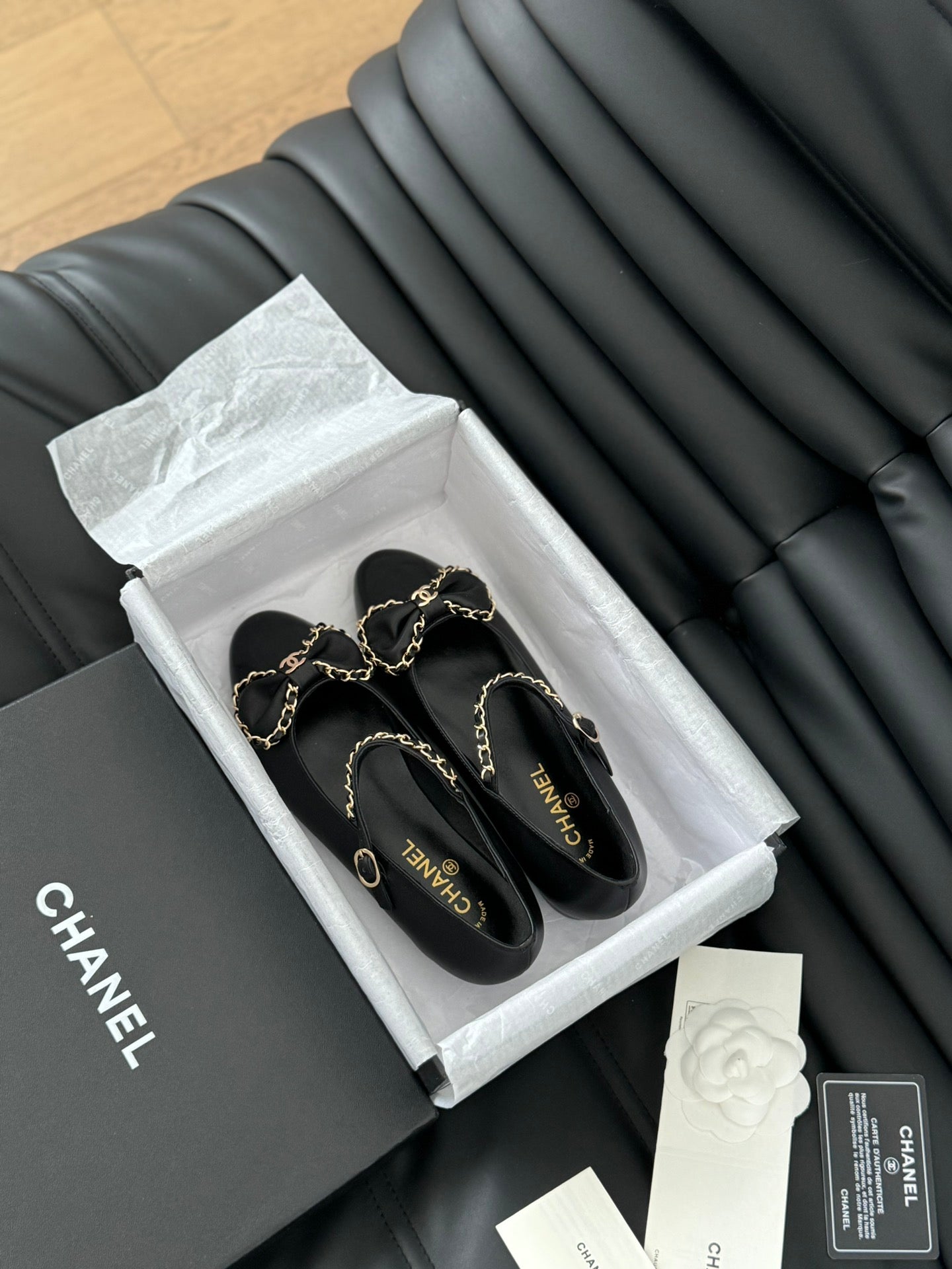 CC BALLET FLATS IN BLACK LAMBSKIN WITH GOLD HARDWARE - 35