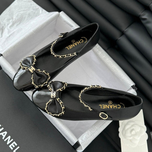CC BALLET FLATS IN BLACK LAMBSKIN WITH GOLD HARDWARE - 35