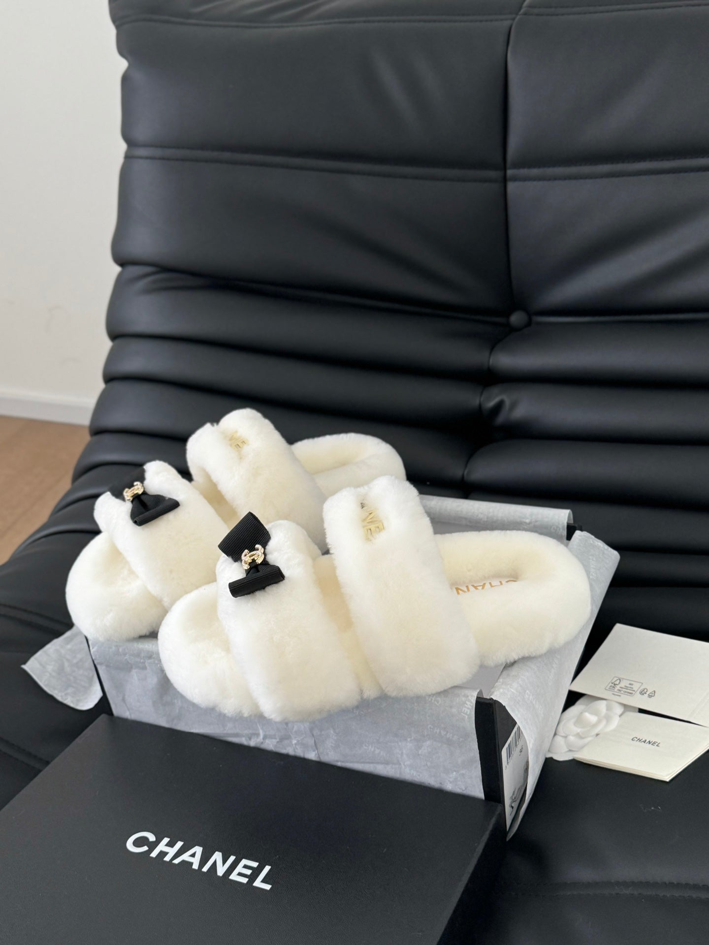 CC DAD SANDAL MULE IN WHITE FLEECE WITH GOLD HARDWARE - 35