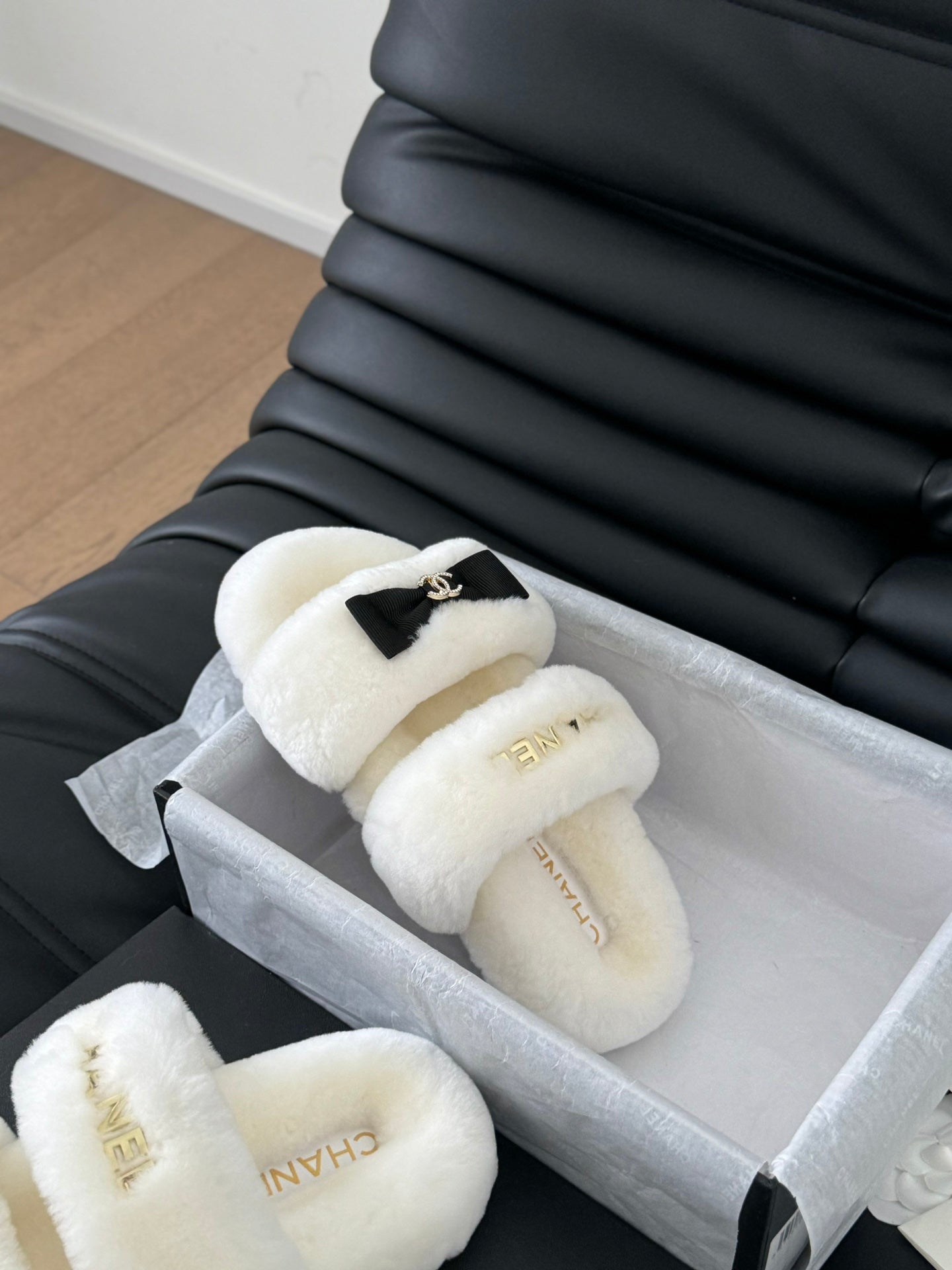 CC DAD SANDAL MULE IN WHITE FLEECE WITH GOLD HARDWARE - 35