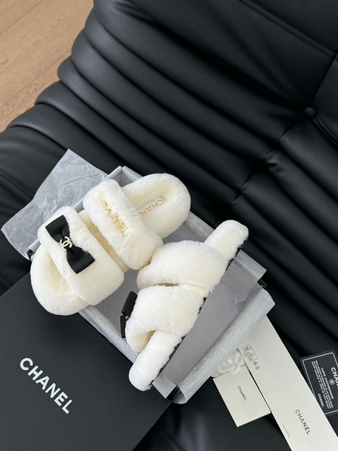 CC DAD SANDAL MULE IN WHITE FLEECE WITH GOLD HARDWARE - 35