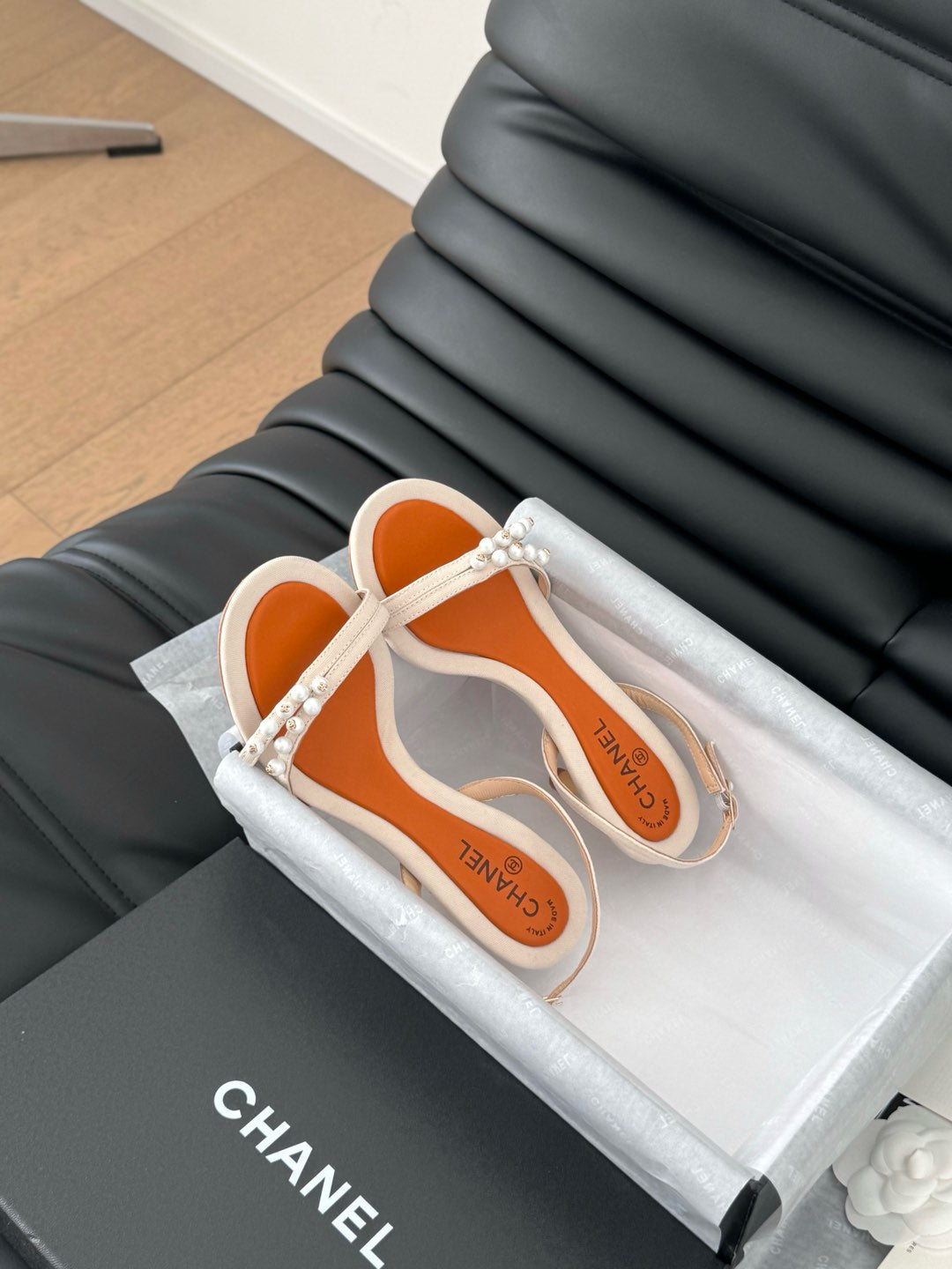 PEARL SANDAL IN WHITE AND VIVID ORANGE LAMBSKIN 75 MM - 35