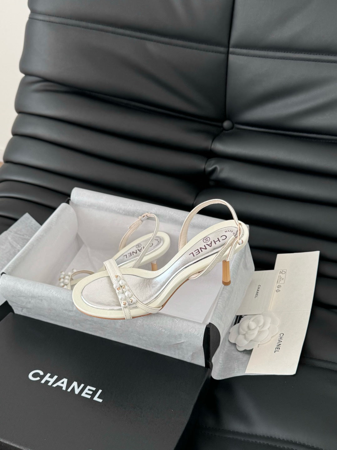 PEARL SANDAL IN WHITE LAMBSKIN 75 MM - 35