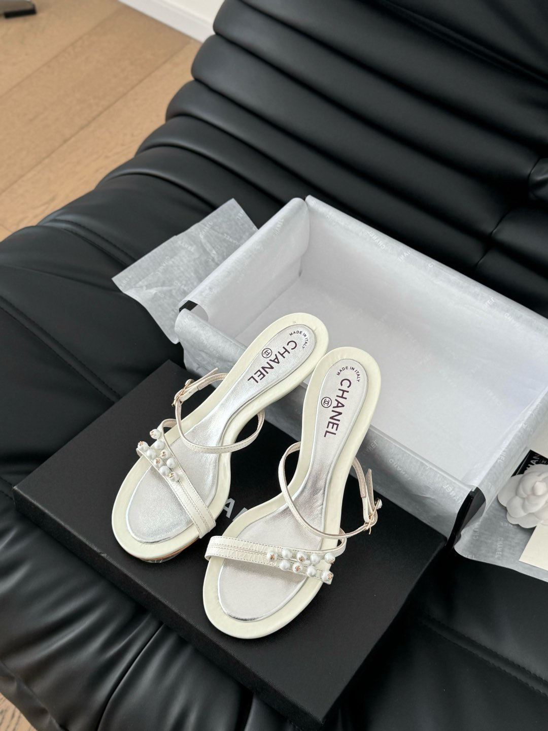 PEARL SANDAL IN WHITE LAMBSKIN 35 MM - 35