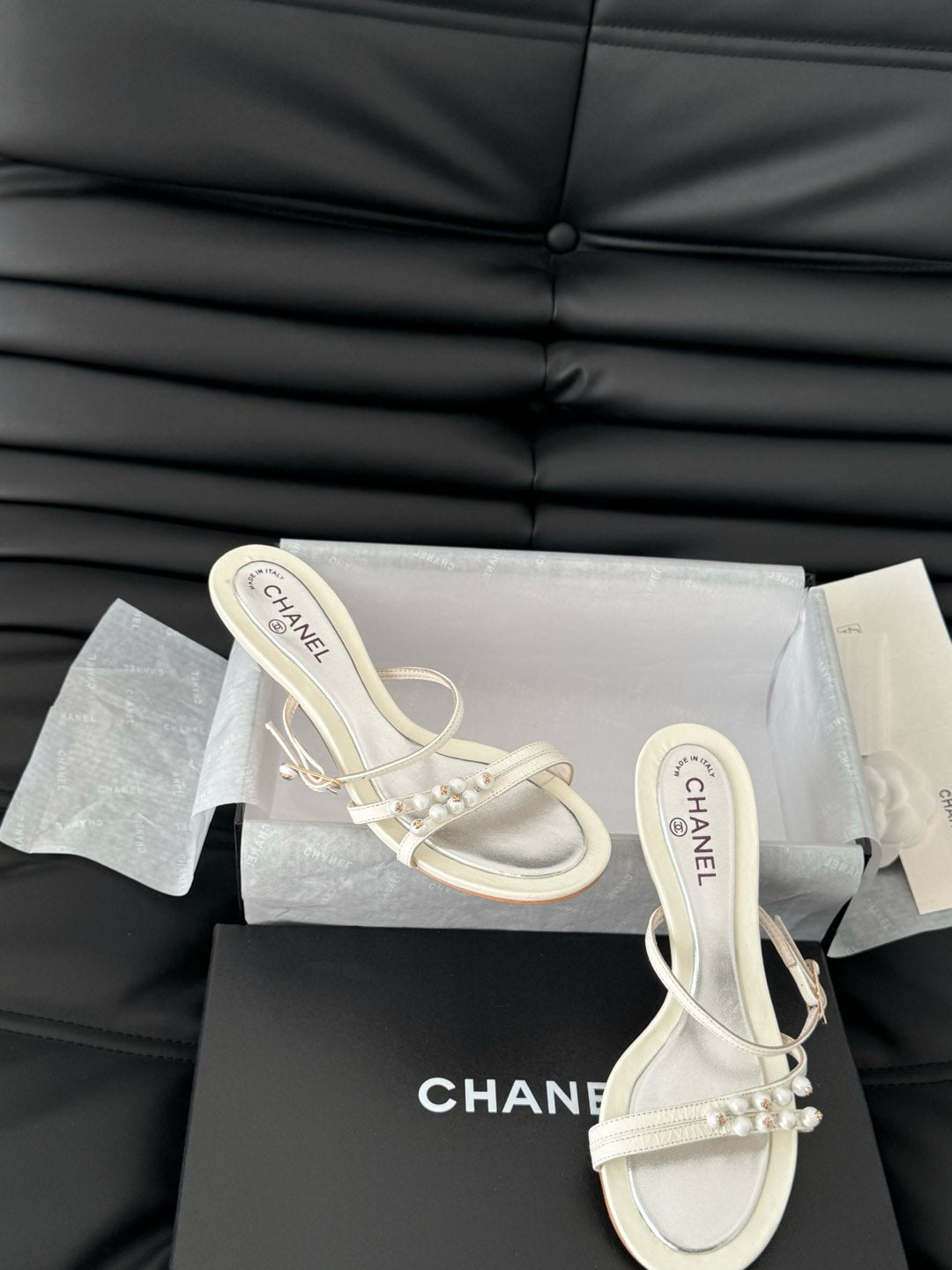 PEARL SANDAL IN WHITE LAMBSKIN 35 MM - 35