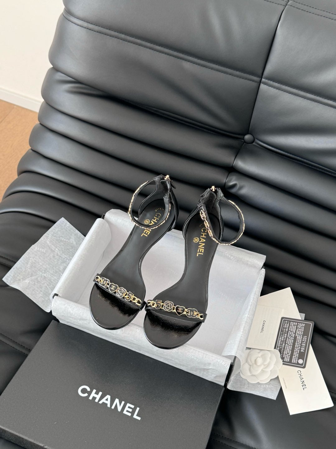 MID-HEEL 35 MM SANDAL IN BLACK SHEEPSKIN WITH STICKERS - 35
