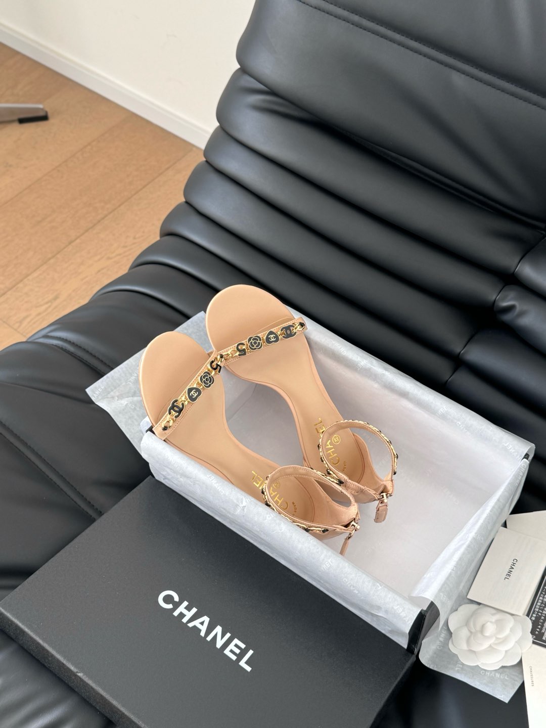 MID-HEEL 35 MM SANDAL IN NUDE TAN SHEEPSKIN WITH STICKERS - 35