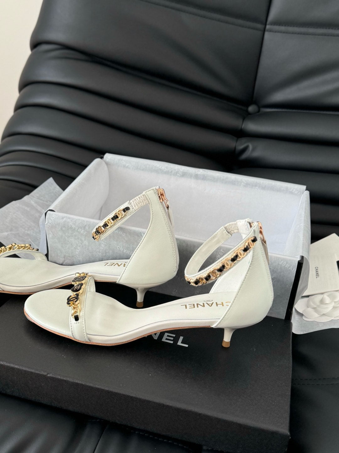 MID-HEEL 35 MM SANDAL IN WHITE SHEEPSKIN WITH STICKERS - 35