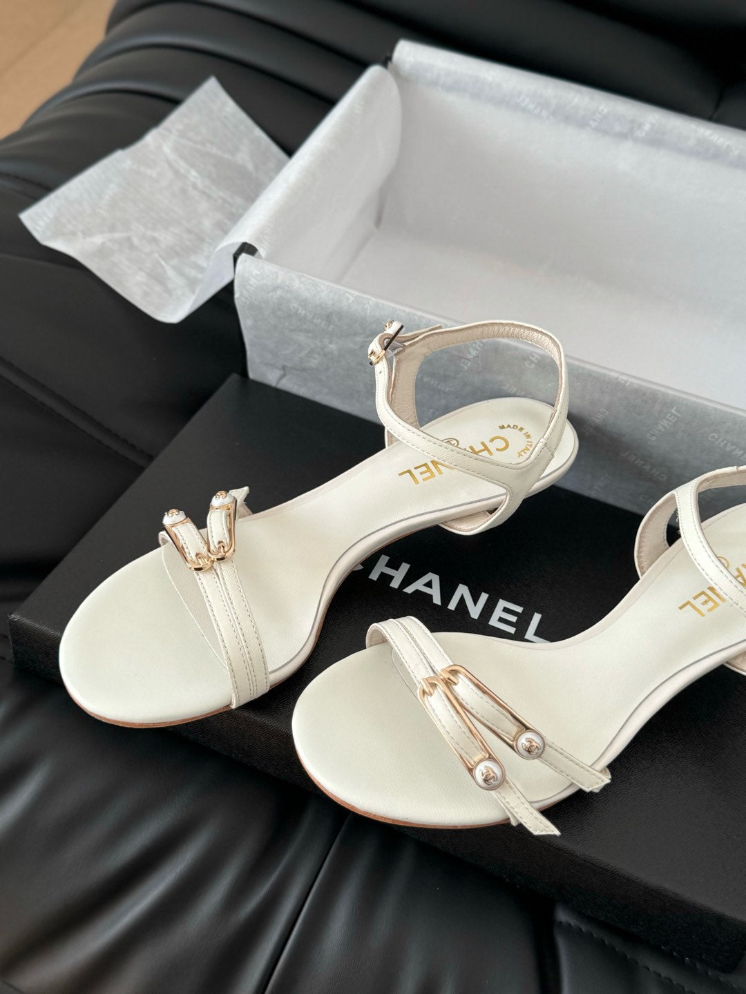 MID-HEEL 35 MM SANDAL IN WHITE SHEEPSKIN - 35