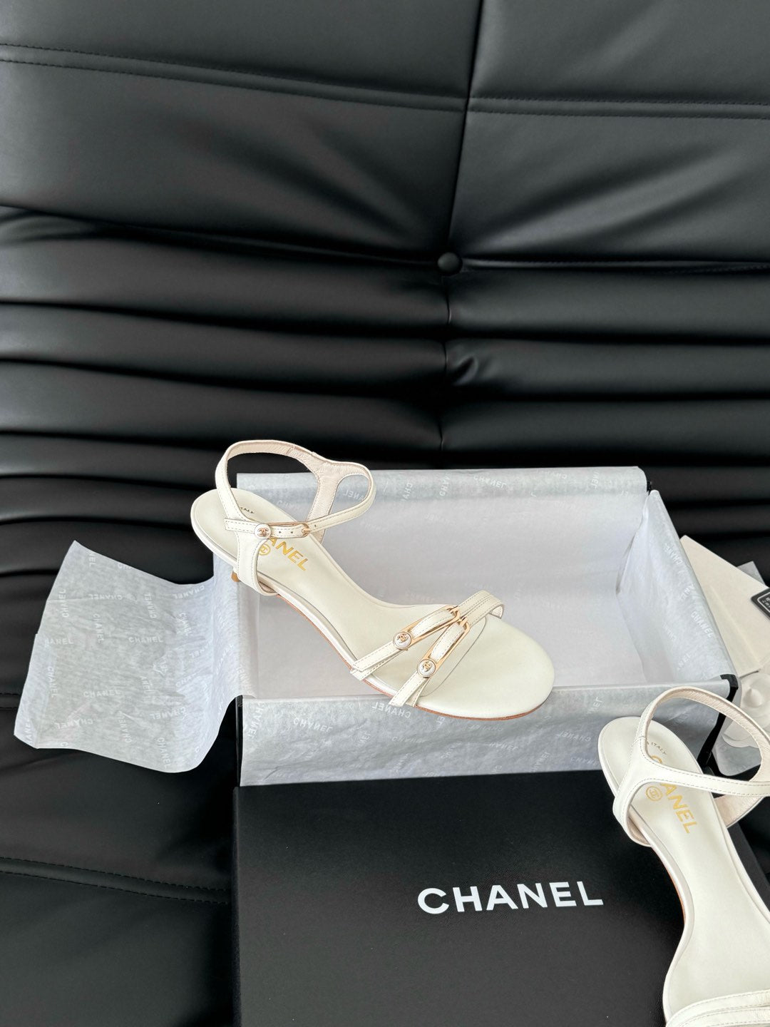MID-HEEL 35 MM SANDAL IN WHITE SHEEPSKIN - 35