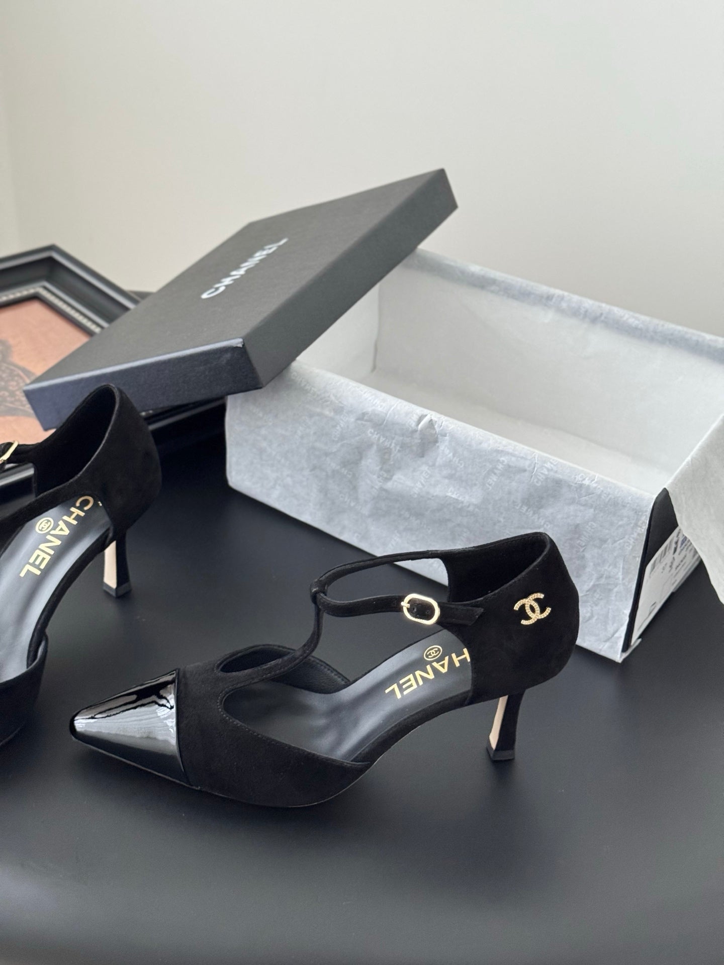 HIGH HEELS WAIST CUTTING IN BLACK SUEDUE MIX GLOSSY - 35