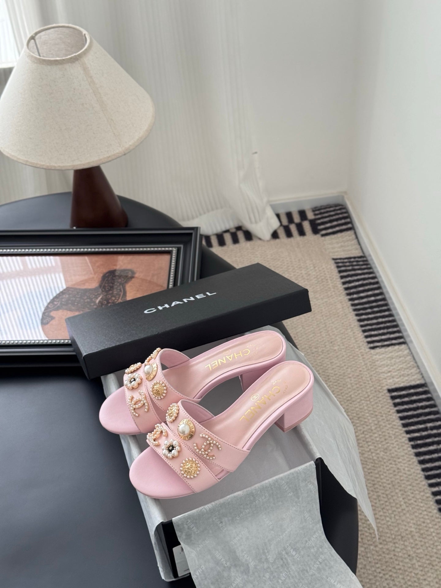 MULE SLIDE SANDALS IN PINK LAMBSKIN WITH LOGO STICKER DETAIL - 35