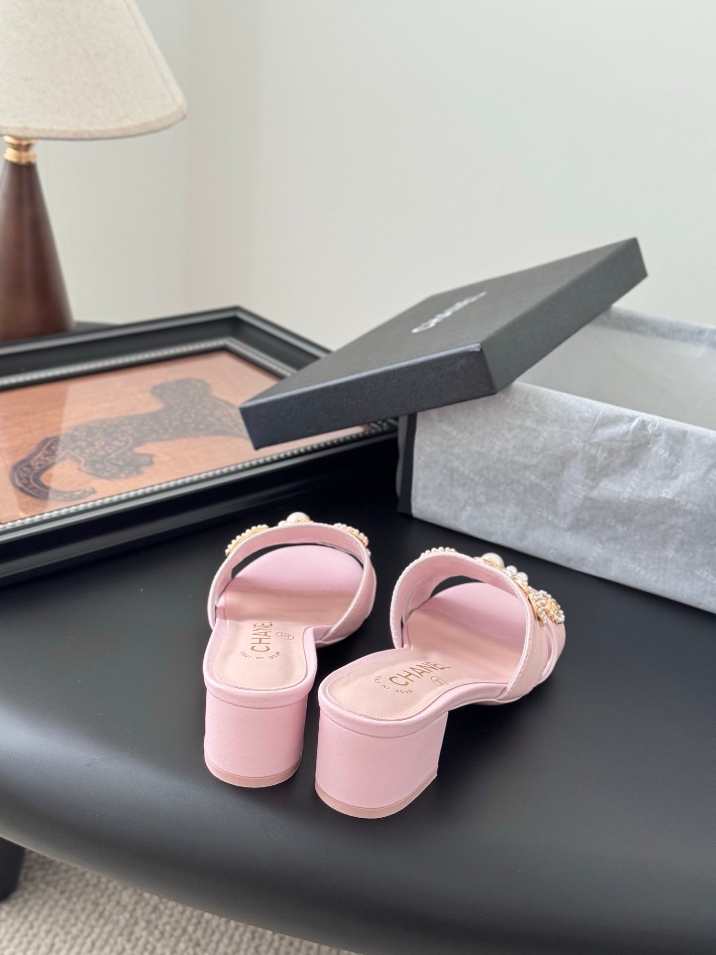MULE SLIDE SANDALS IN PINK LAMBSKIN WITH LOGO STICKER DETAIL - 35