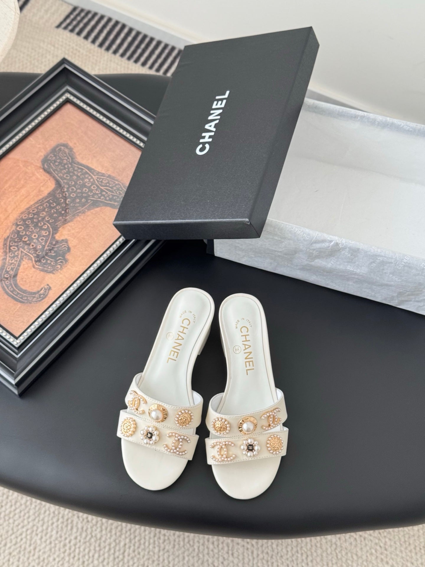 MULE SLIDE SANDALS IN WHITE LAMBSKIN WITH LOGO STICKER DETAIL - 35