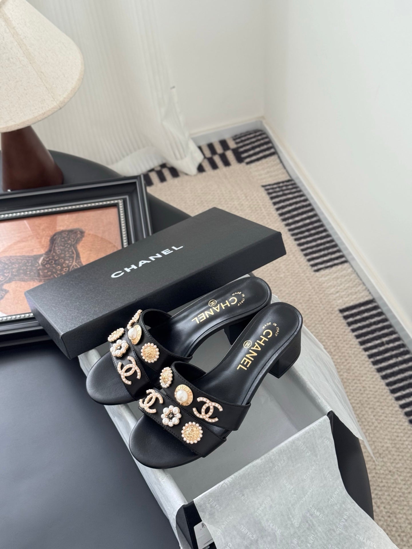 MULE SLIDE SANDALS IN BLACK LAMBSKIN WITH LOGO STICKER DETAIL - 35